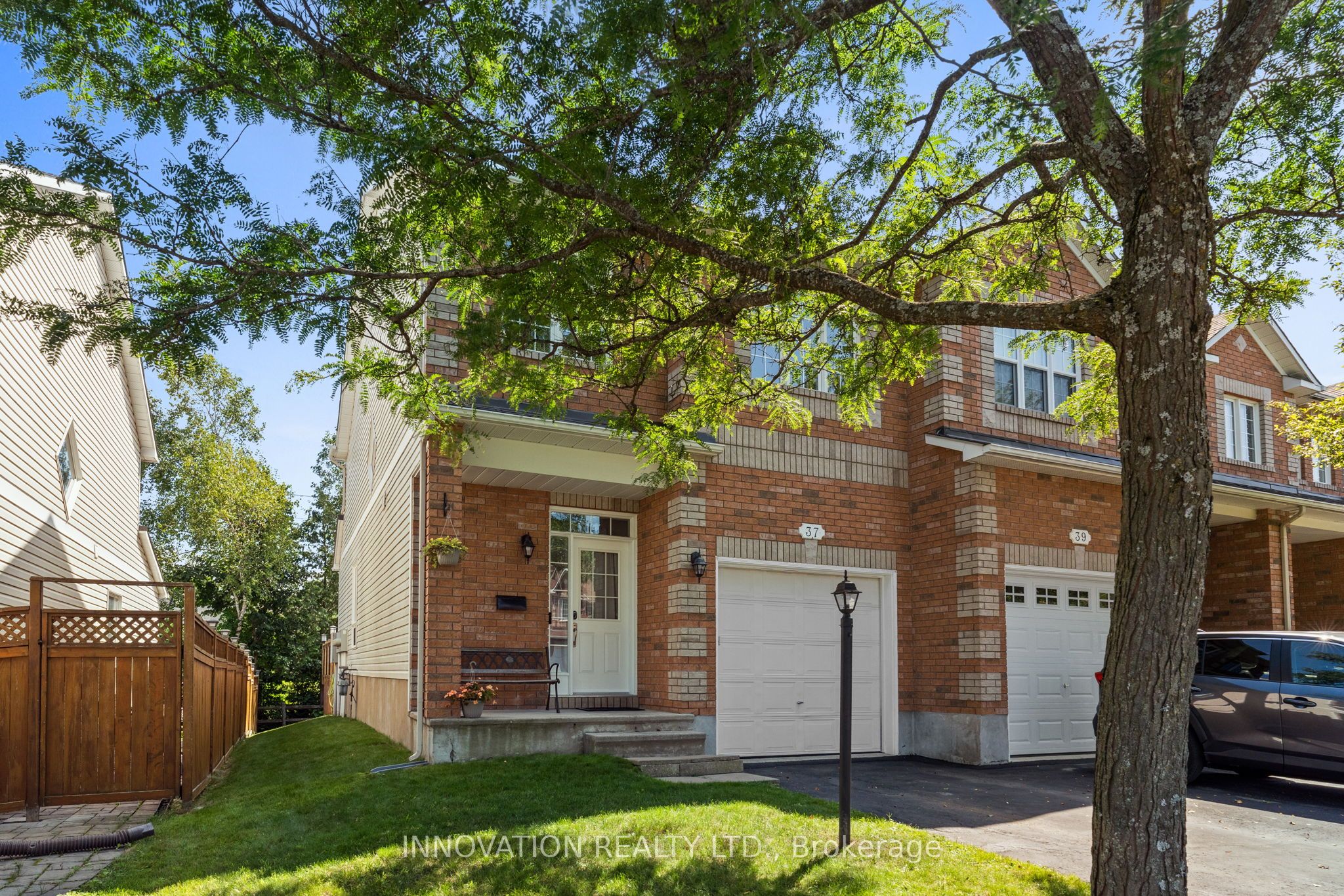 37 Chantilly Gate Property Photo 2