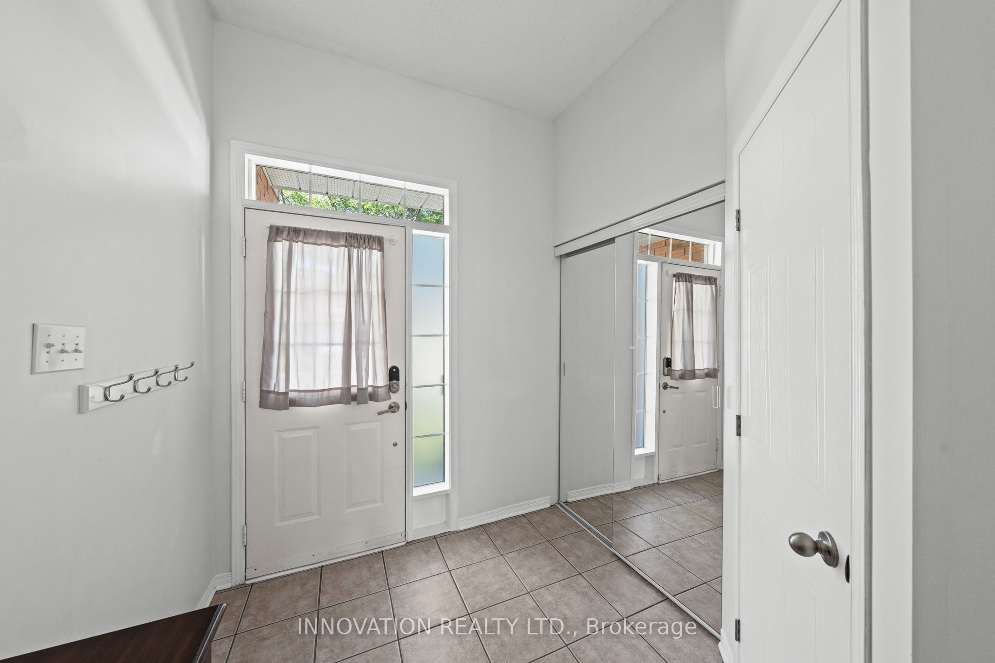 37 Chantilly Gate Property Photo 5