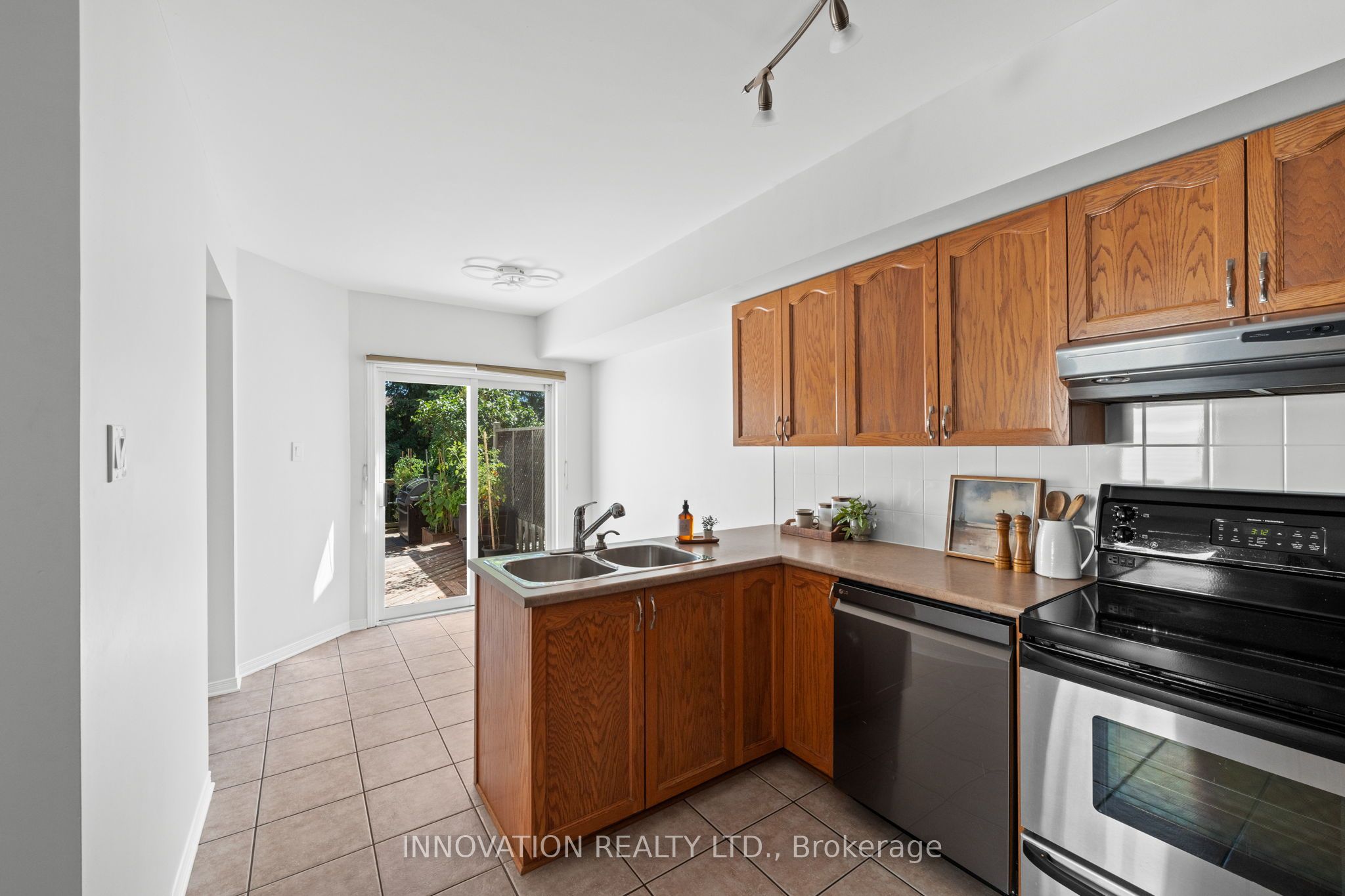 37 Chantilly Gate Property Photo 11