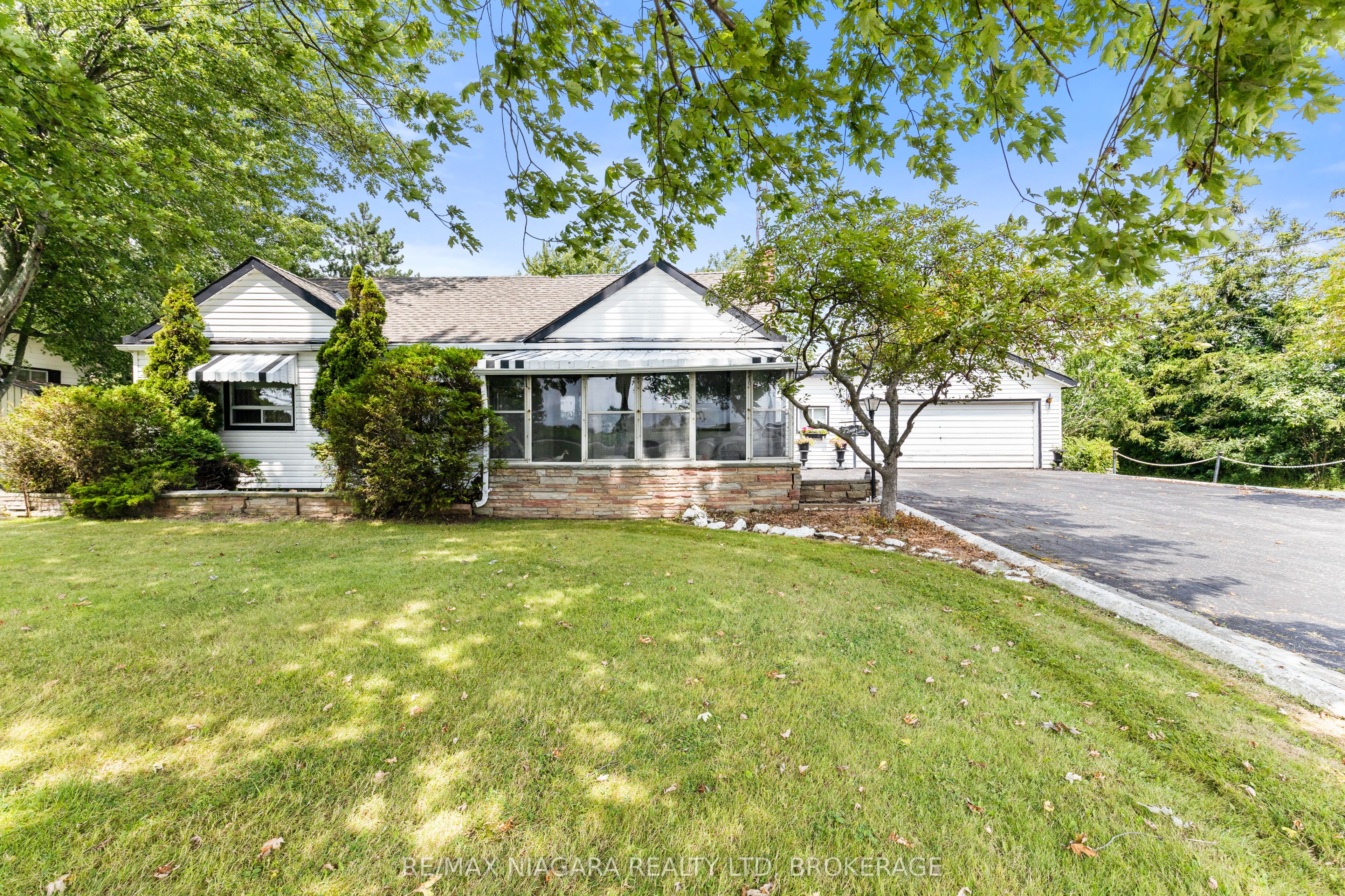 2249 North Shore Drive Property Photo 4