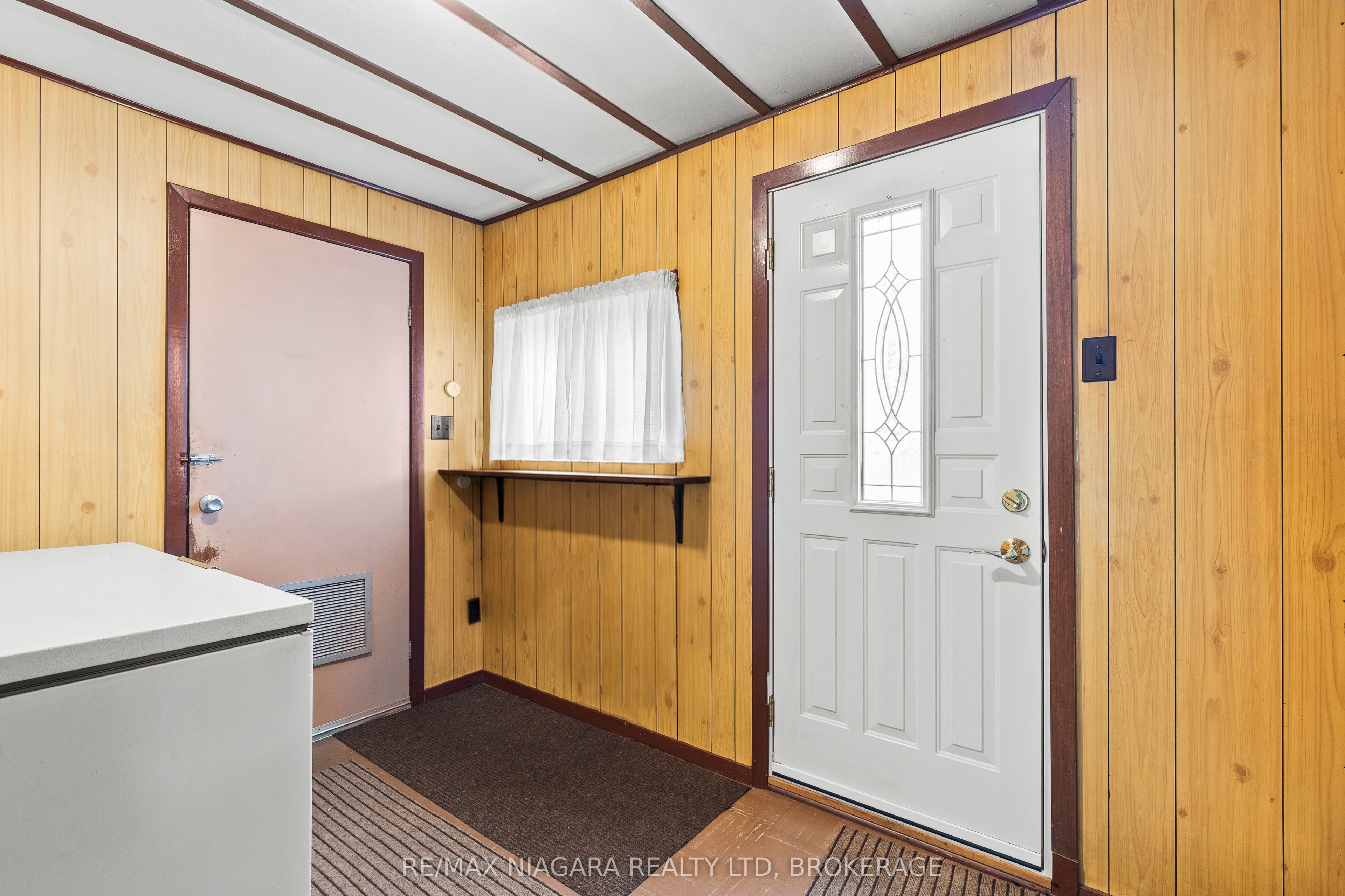 2249 North Shore Drive Property Photo 18