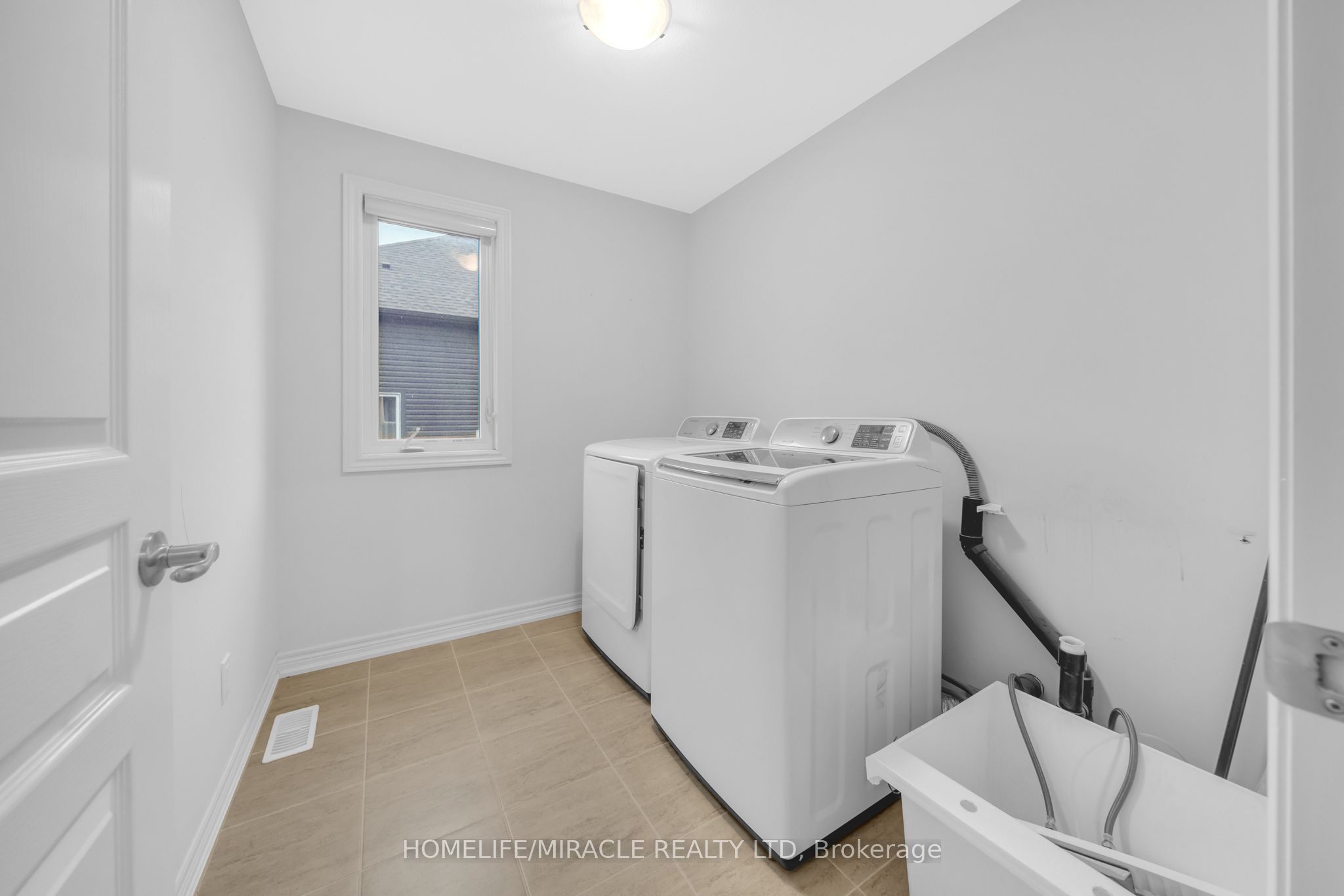 3547 Dominion Road Property Photo 3