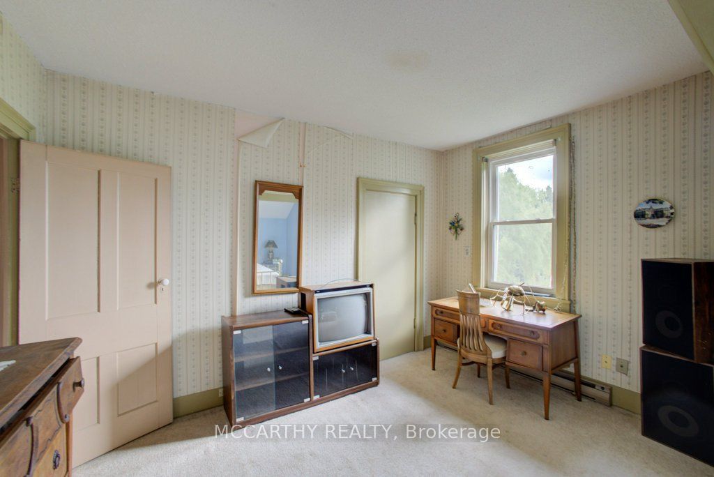 116239 2nd Line S Property Photo 32