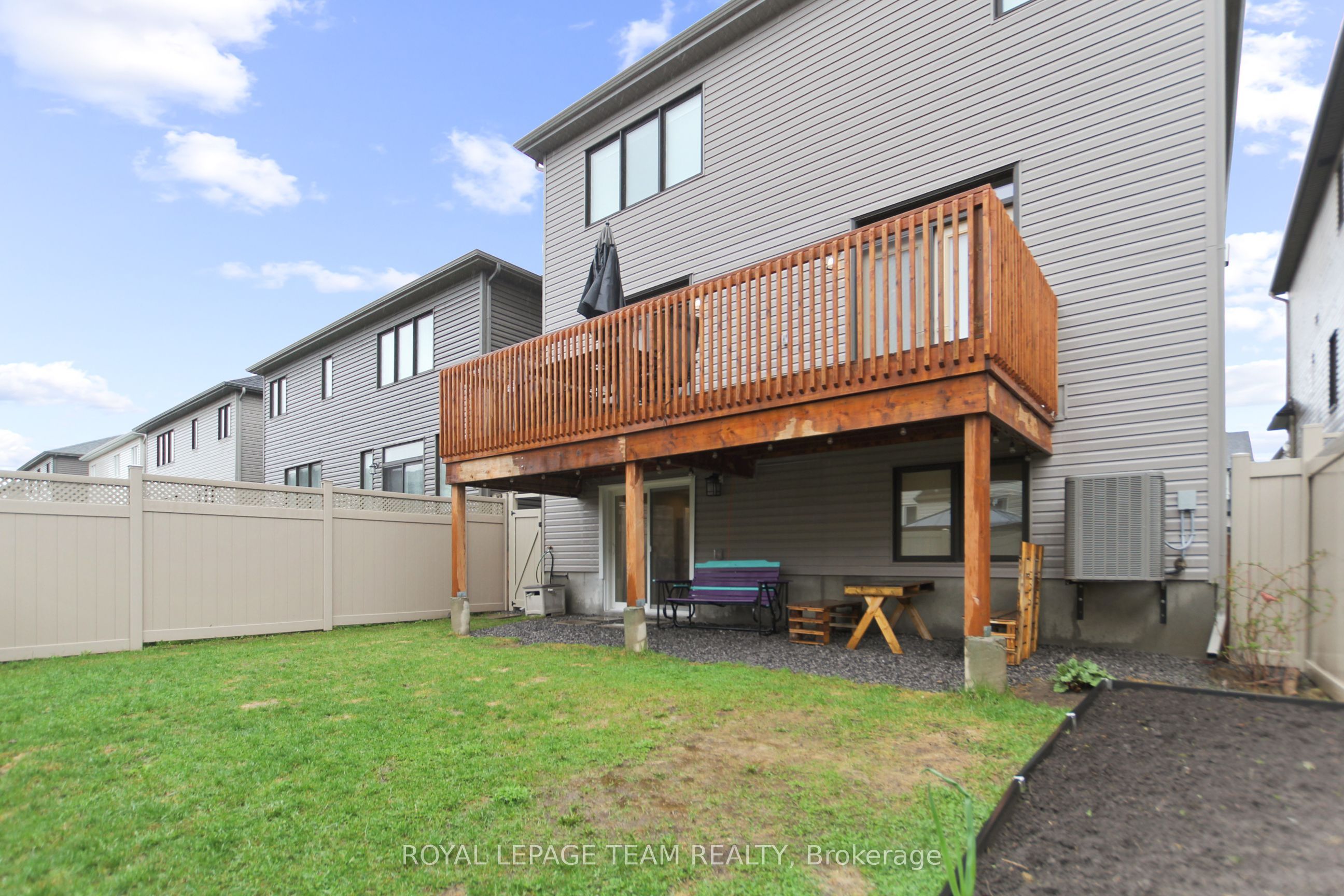 119 Discovery Street Property Photo 32