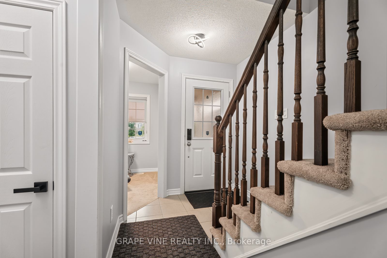 3566 River Run Avenue Property Photo 3