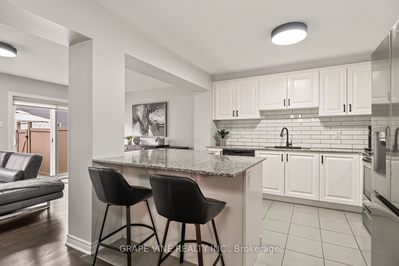 3566 River Run Avenue Property Photo 9