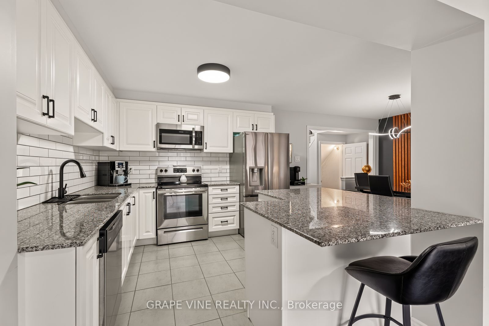 3566 River Run Avenue Property Photo 11