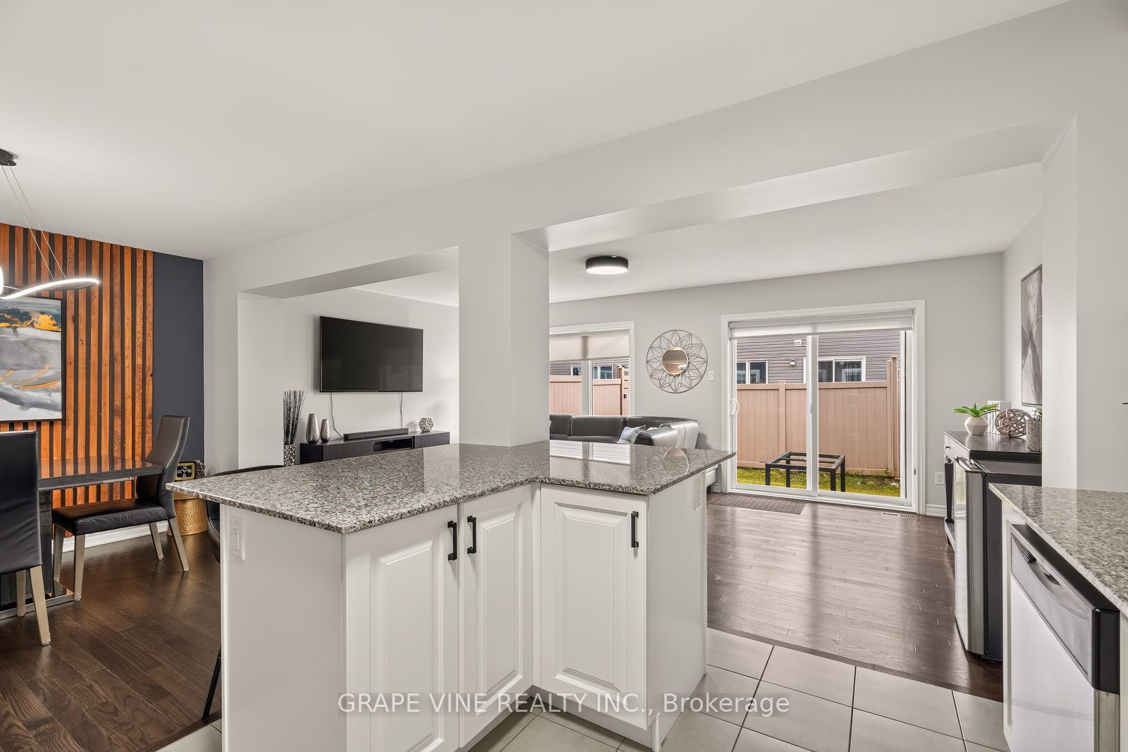 3566 River Run Avenue Property Photo 12