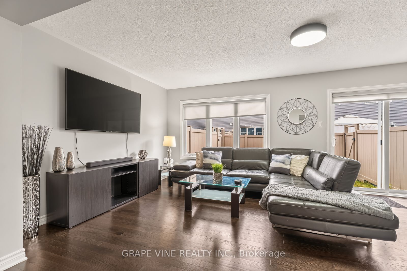 3566 River Run Avenue Property Photo 14
