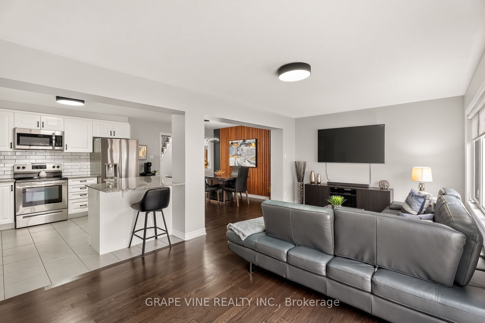 3566 River Run Avenue Property Photo 17