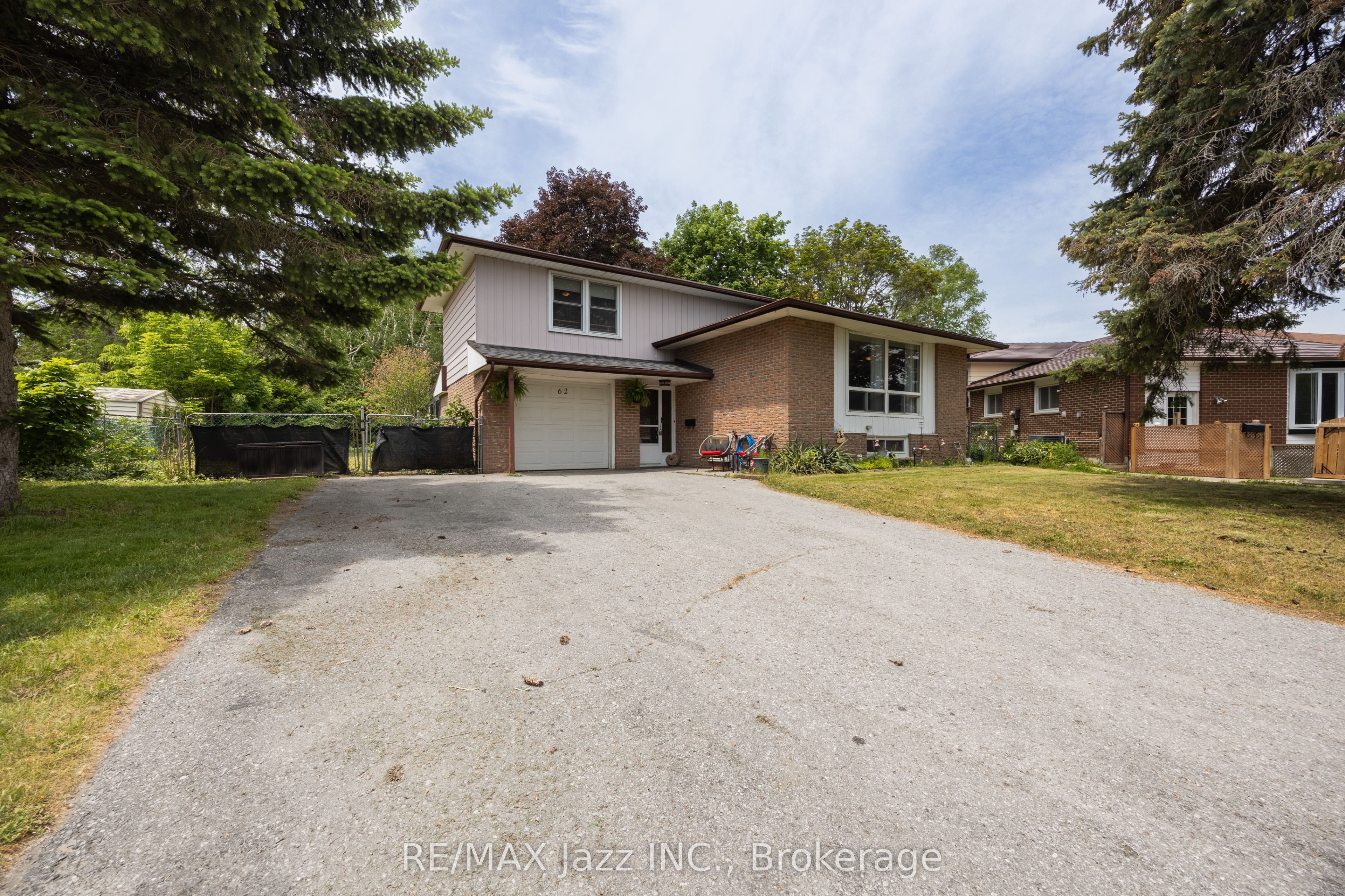 62 Crossley Drive Property Photo 4