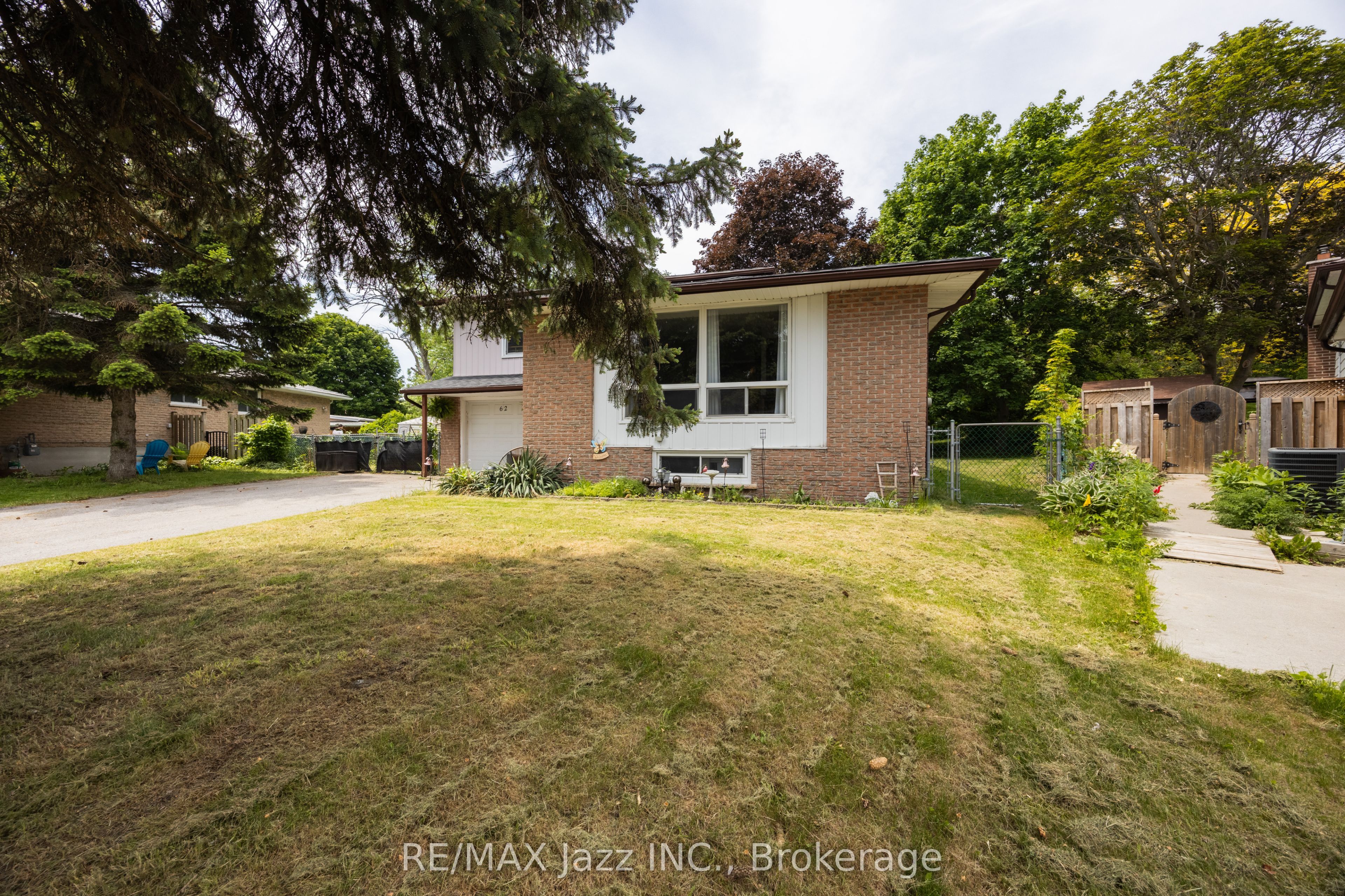 62 Crossley Drive Property Photo 5