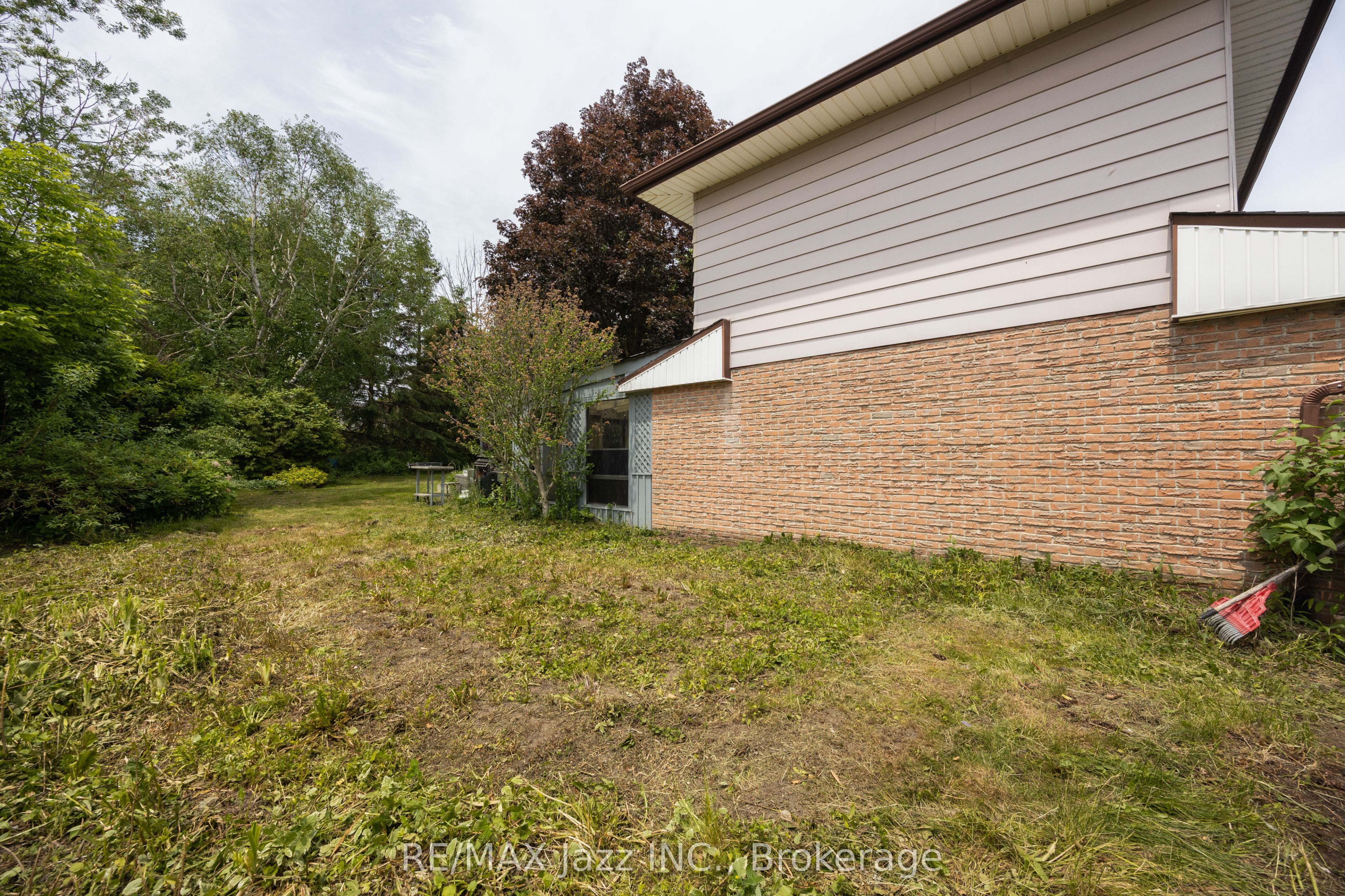 62 Crossley Drive Property Photo 7