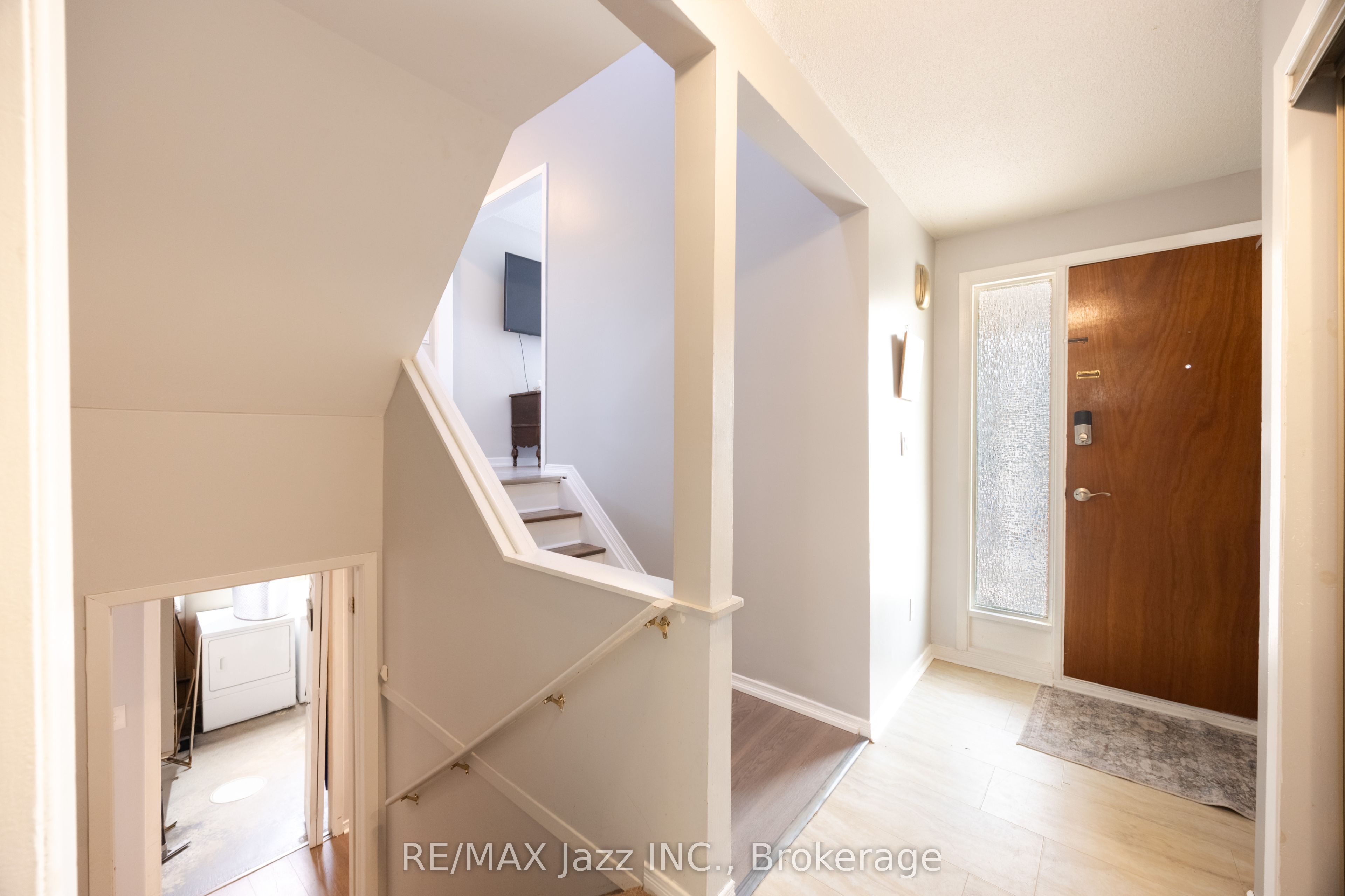 62 Crossley Drive Property Photo 10