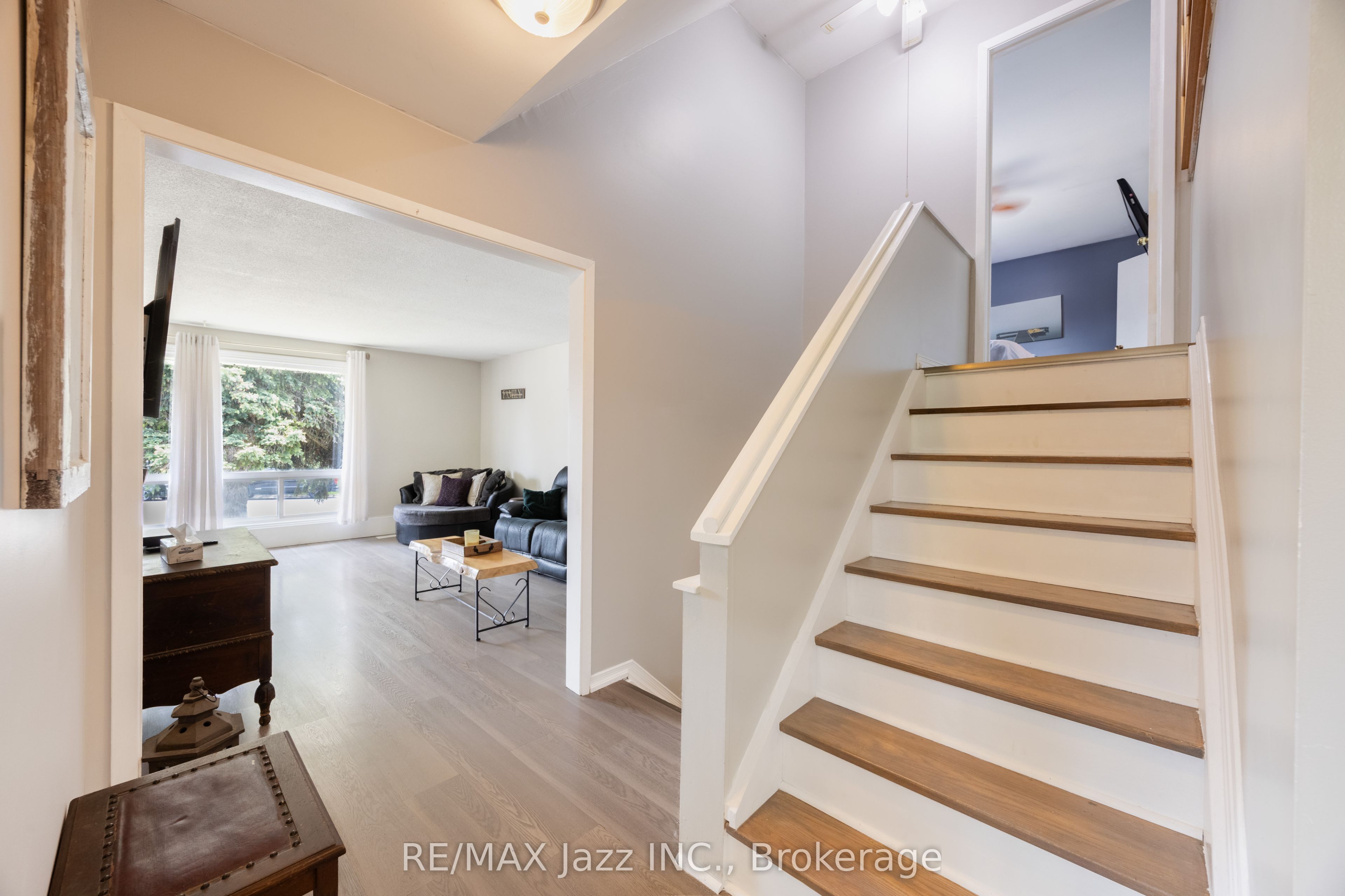 62 Crossley Drive Property Photo 12