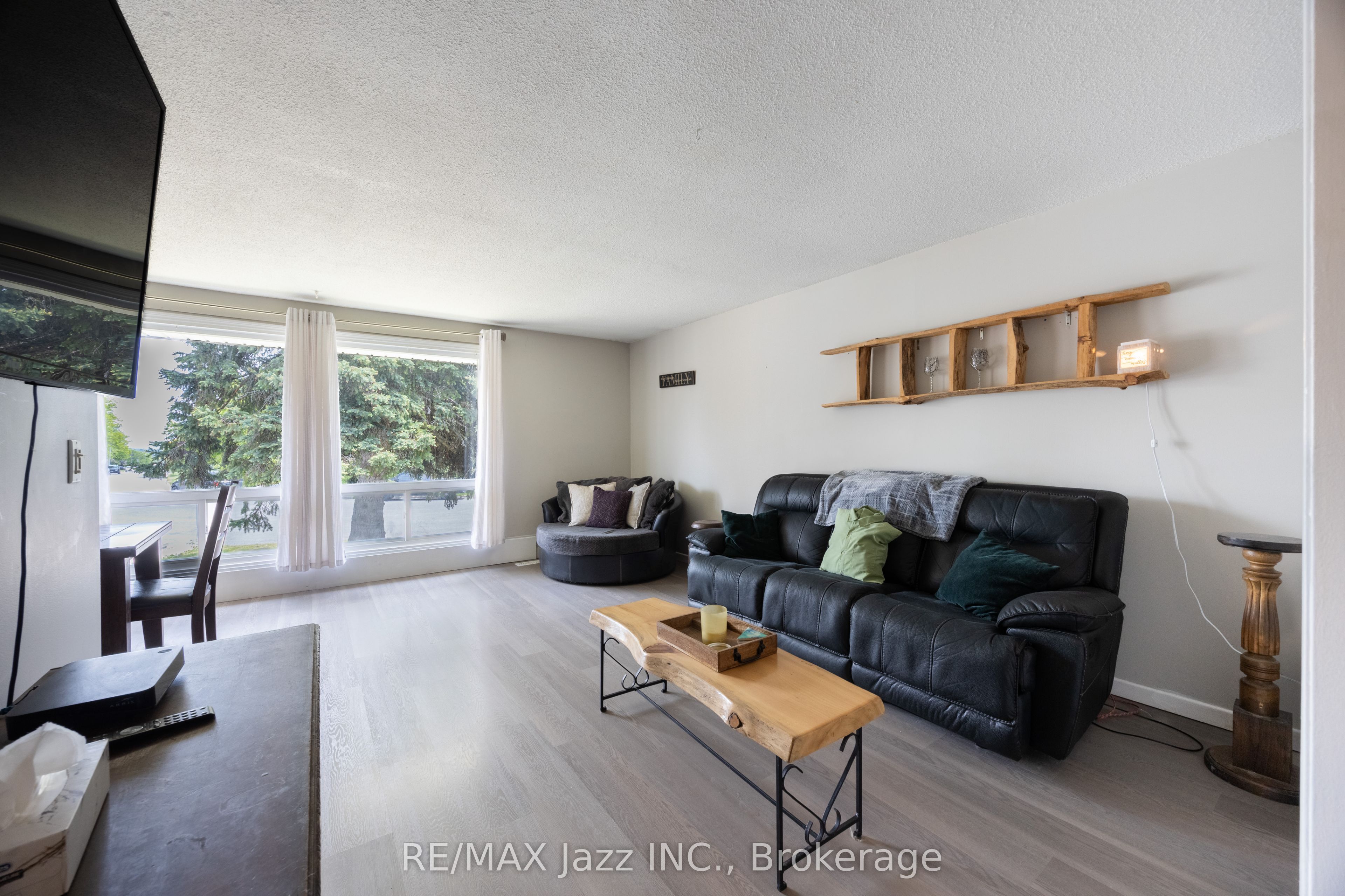 62 Crossley Drive Property Photo 13