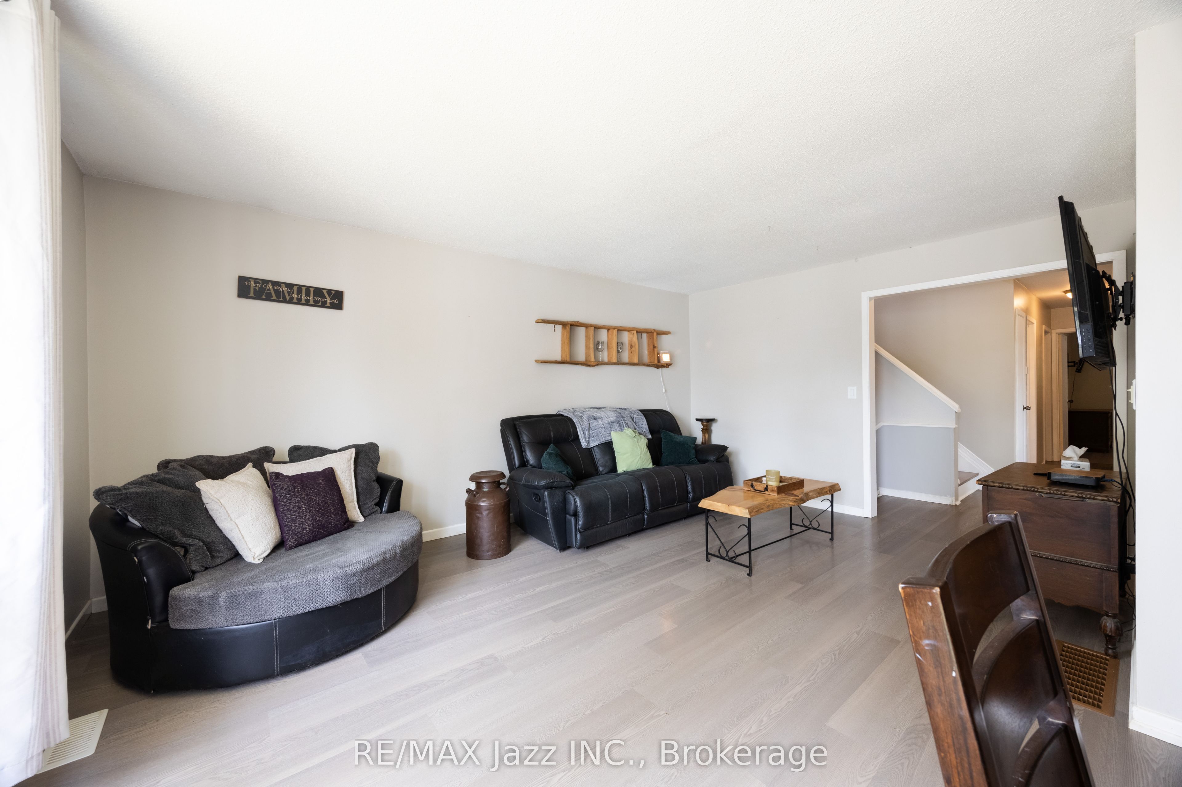 62 Crossley Drive Property Photo 14