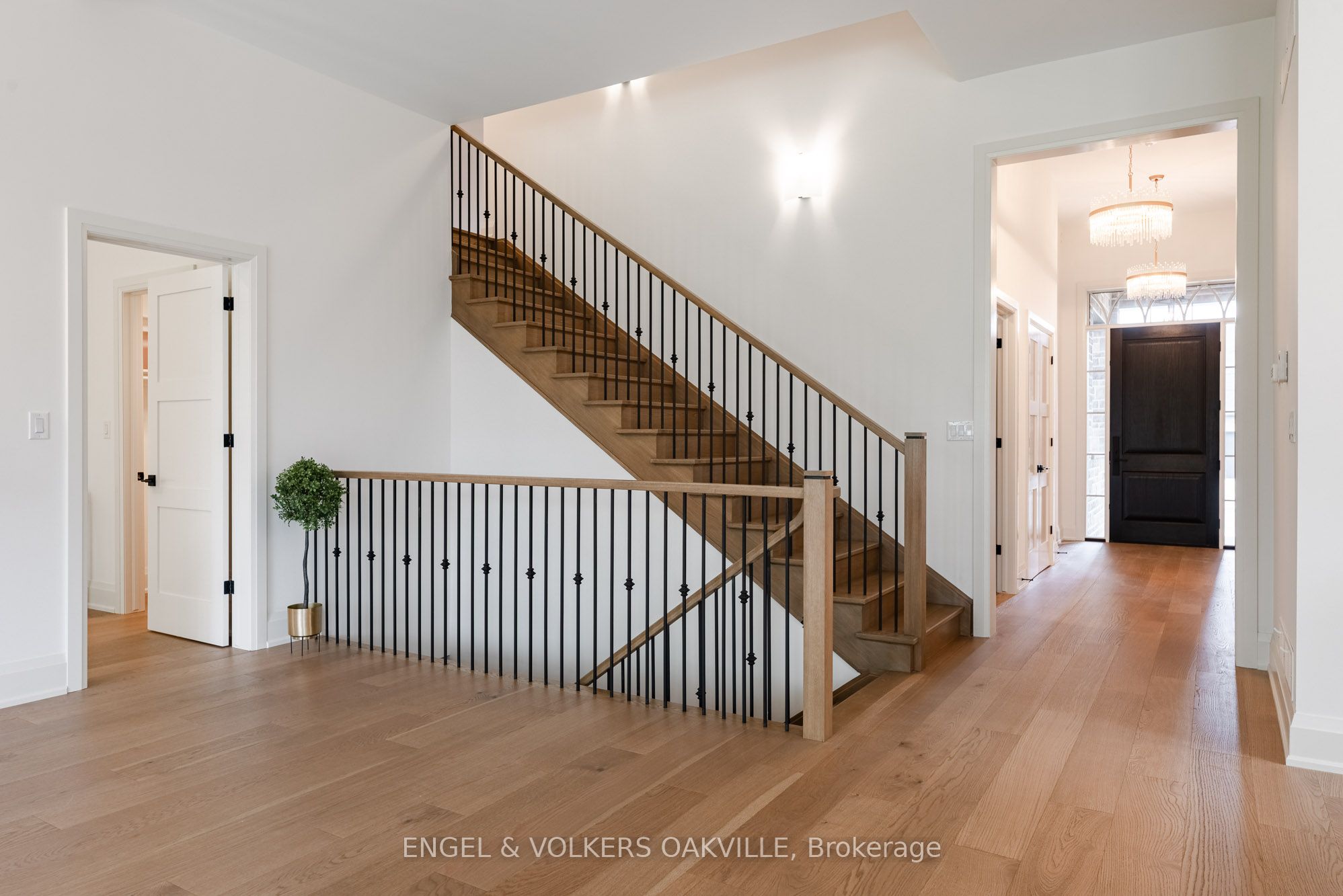 727 Warner Road Property Photo 5