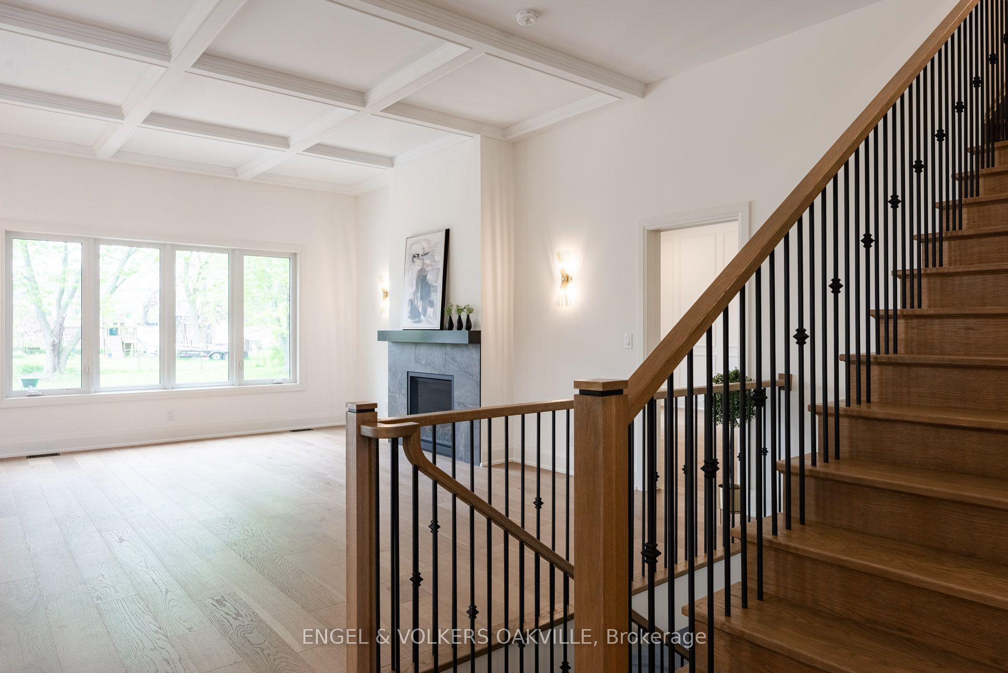727 Warner Road Property Photo 6