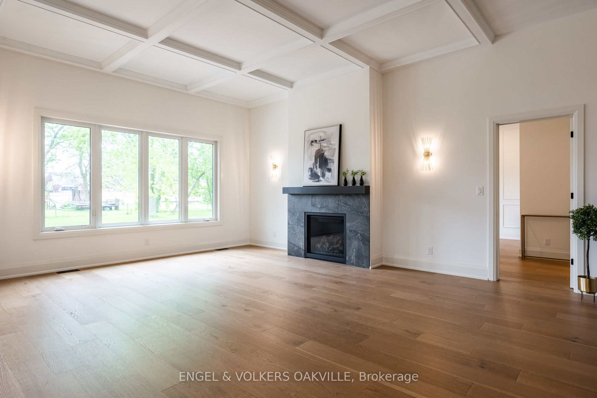 727 Warner Road Property Photo 7