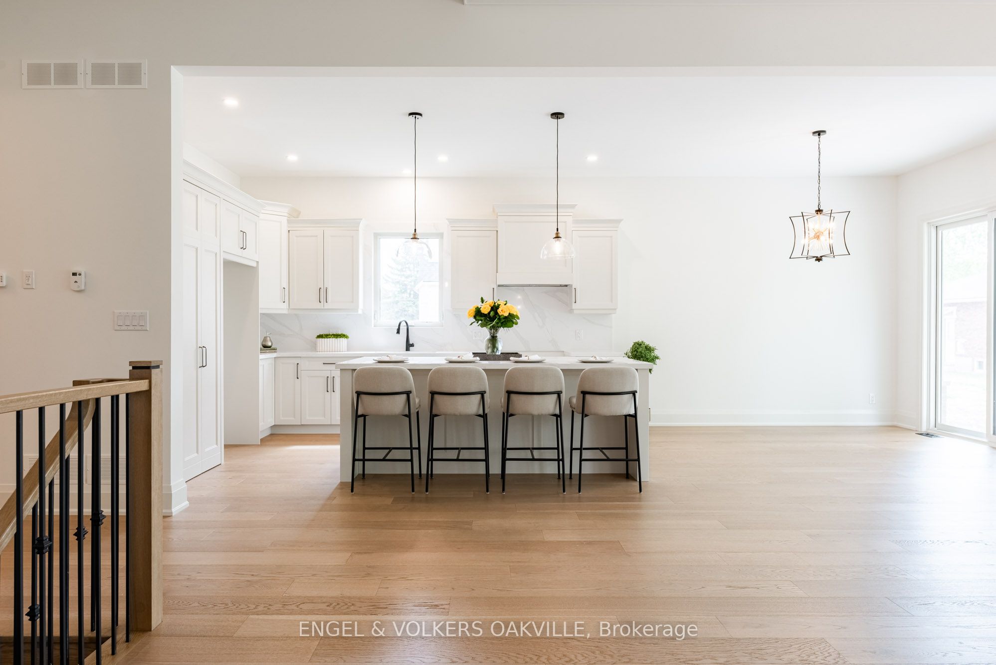 727 Warner Road Property Photo 10
