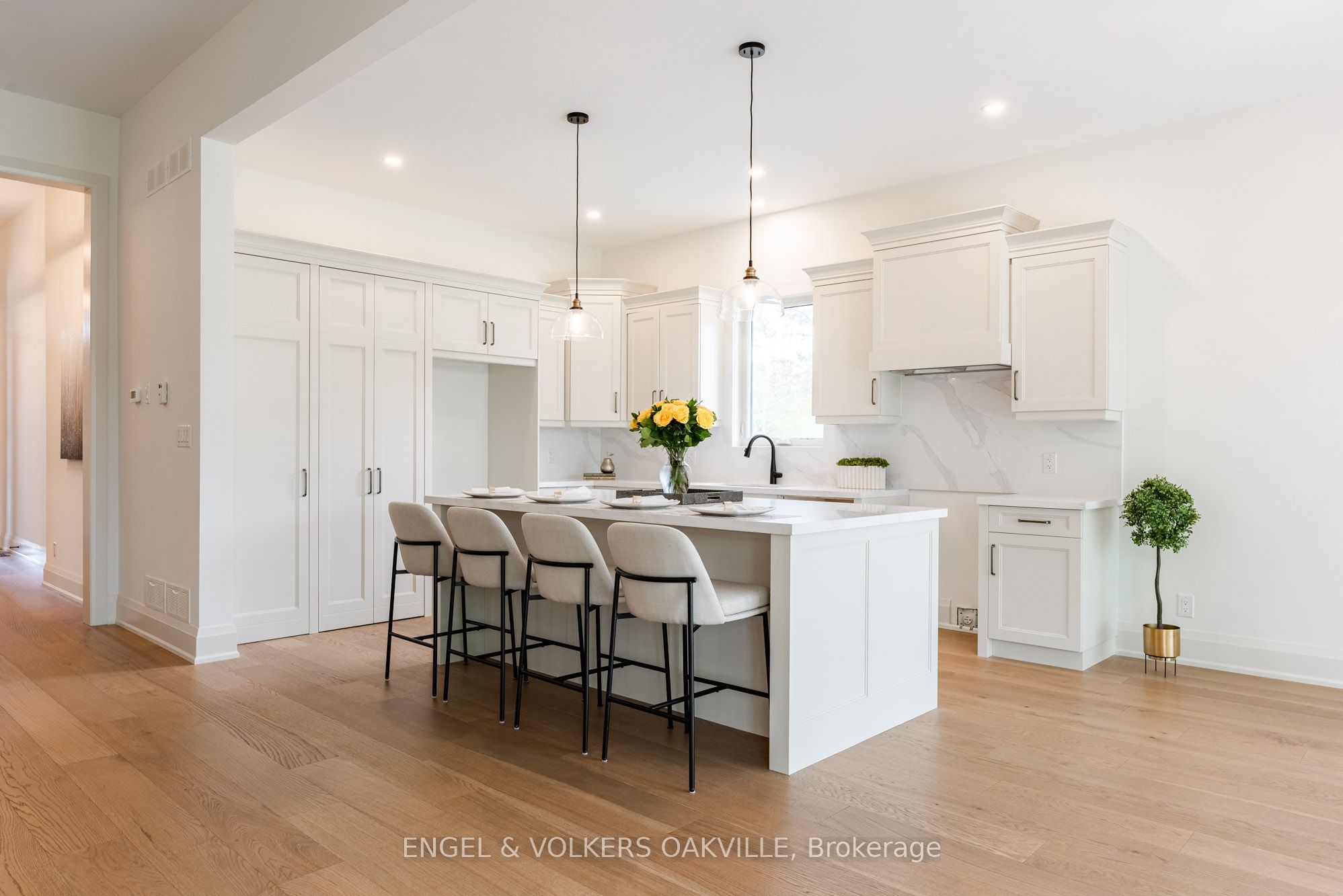 727 Warner Road Property Photo 12