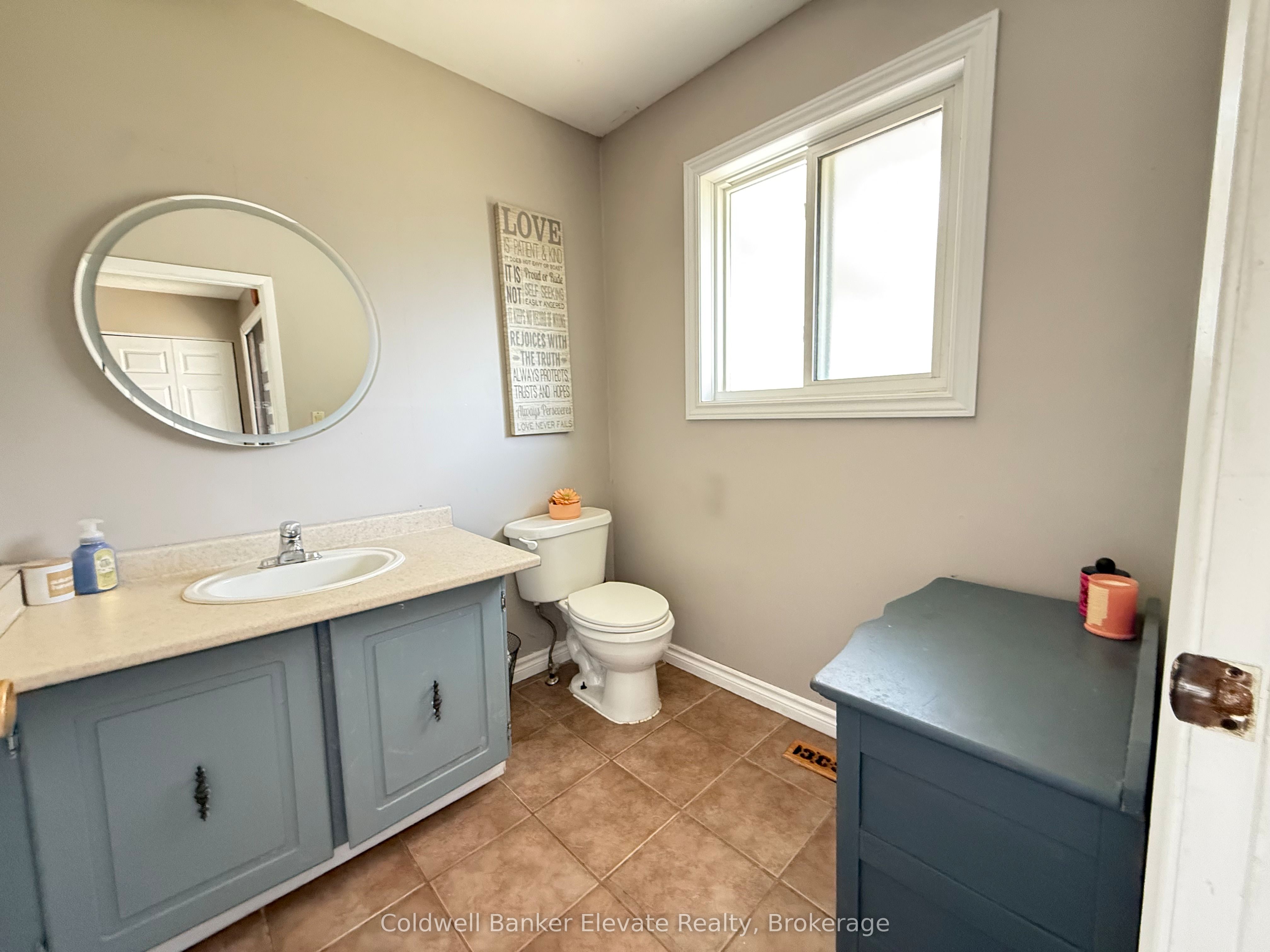 1860 7th Avenue W Property Photo 9