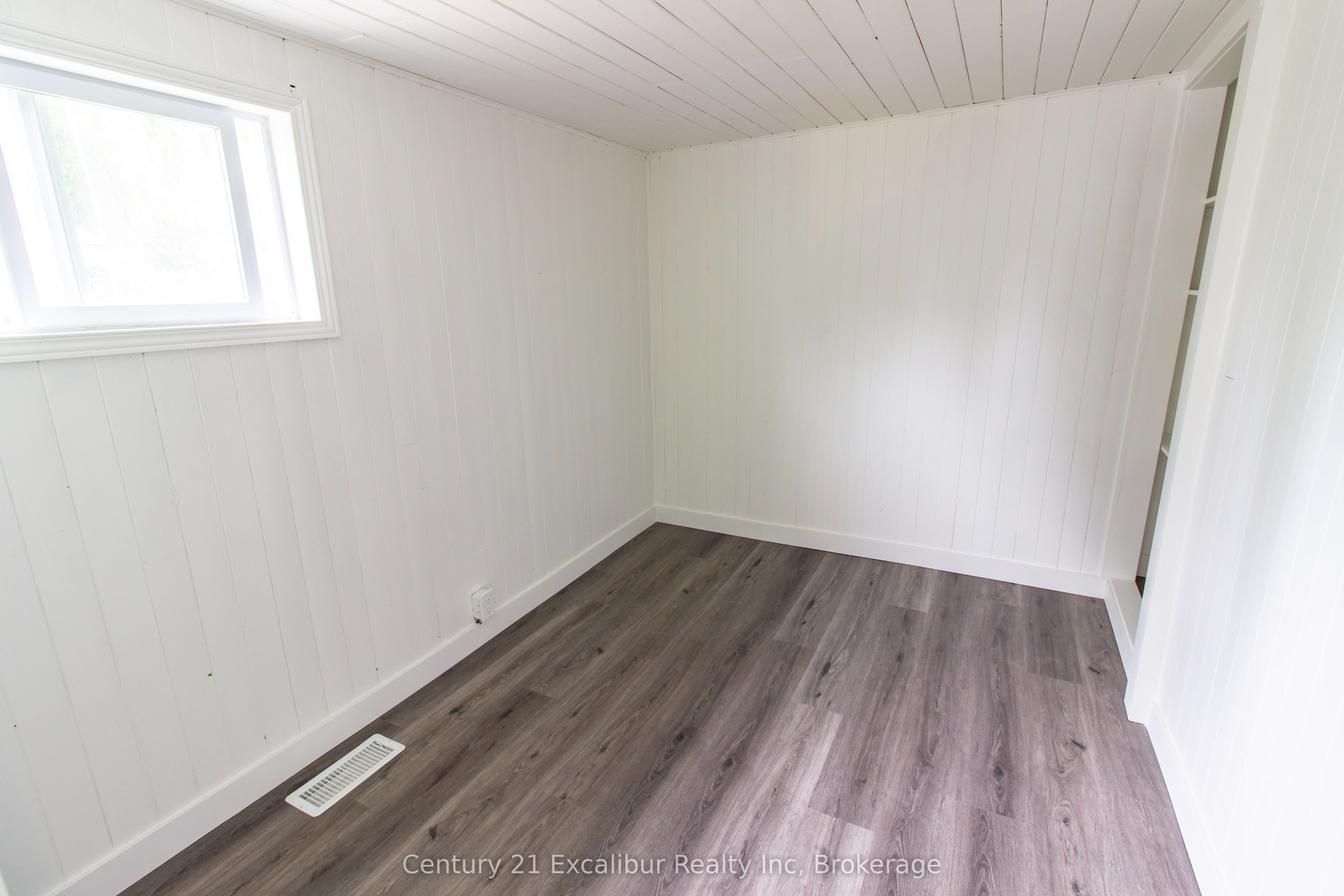 422 Pine Pass Road N Property Photo 6