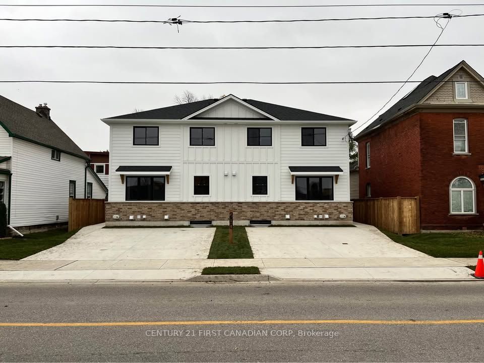 200 Centre Street D Property Photo 1