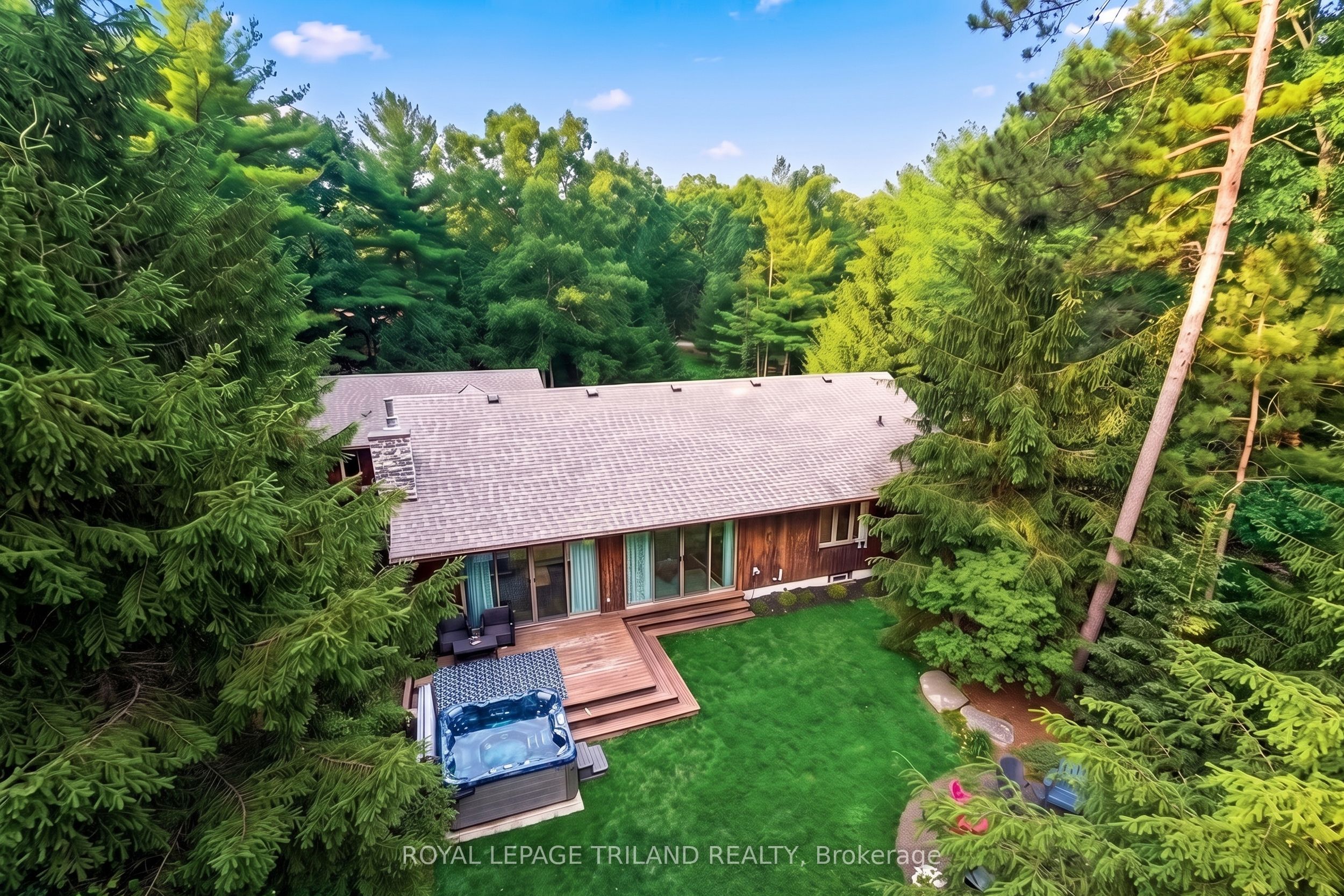 10498 Pinetree Drive Property Photo 10
