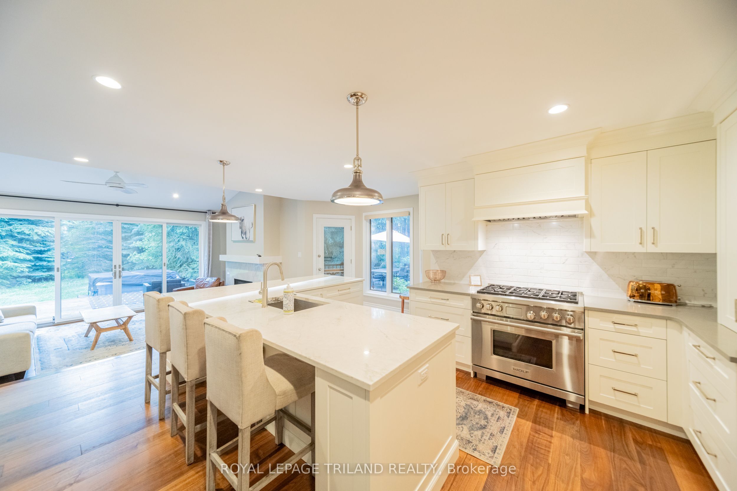 10498 Pinetree Drive Property Photo 15