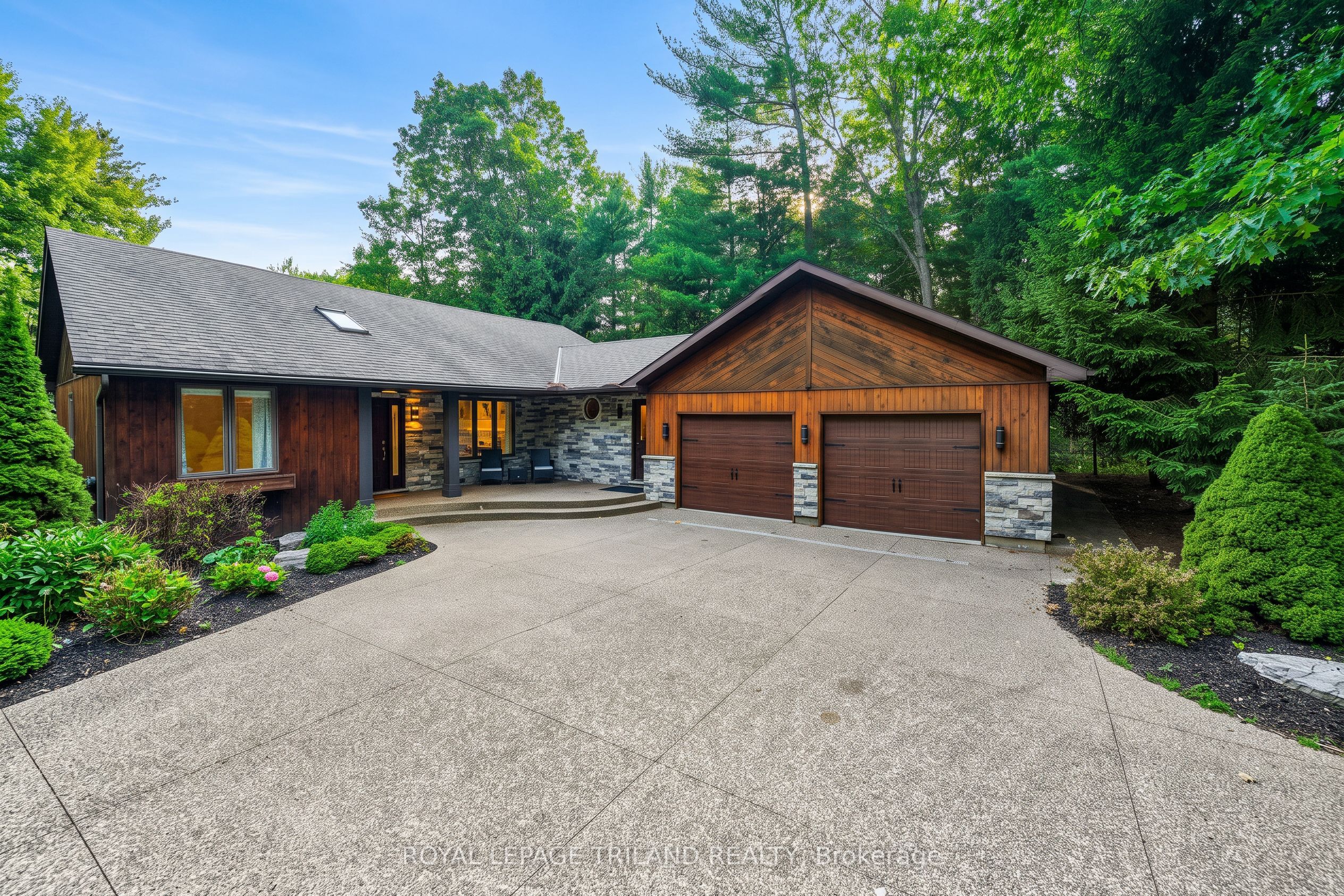 10498 Pinetree Drive Property Photo 38