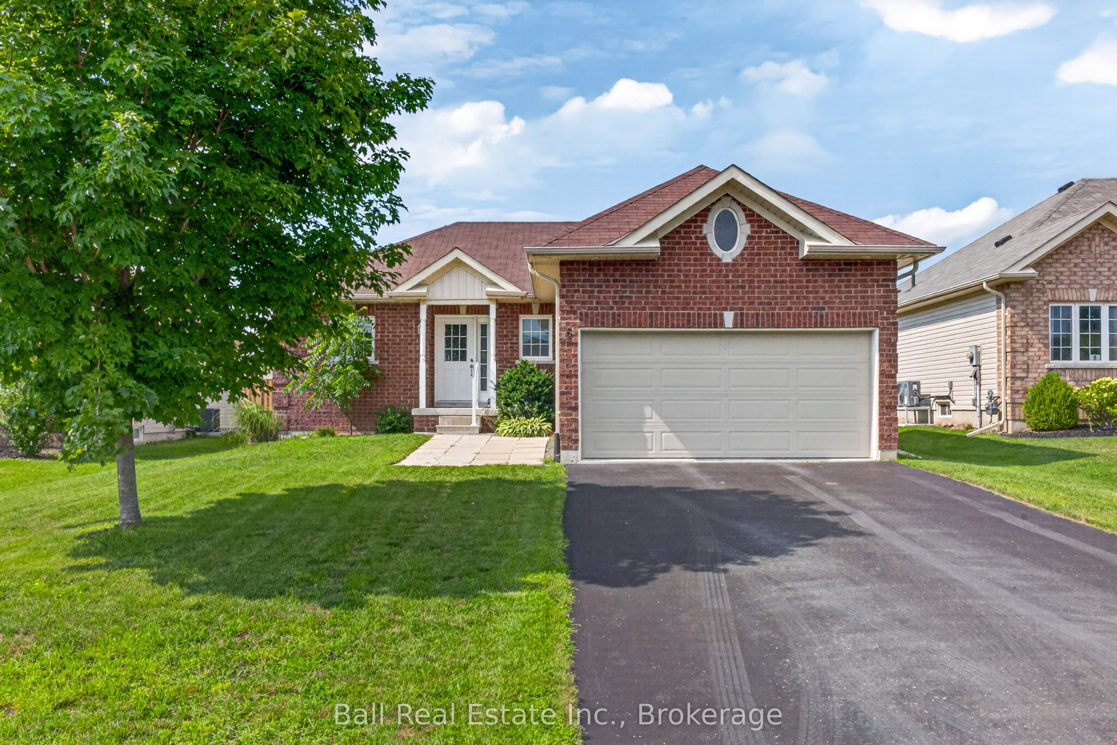 6 Maple Avenue E Property Photo 1