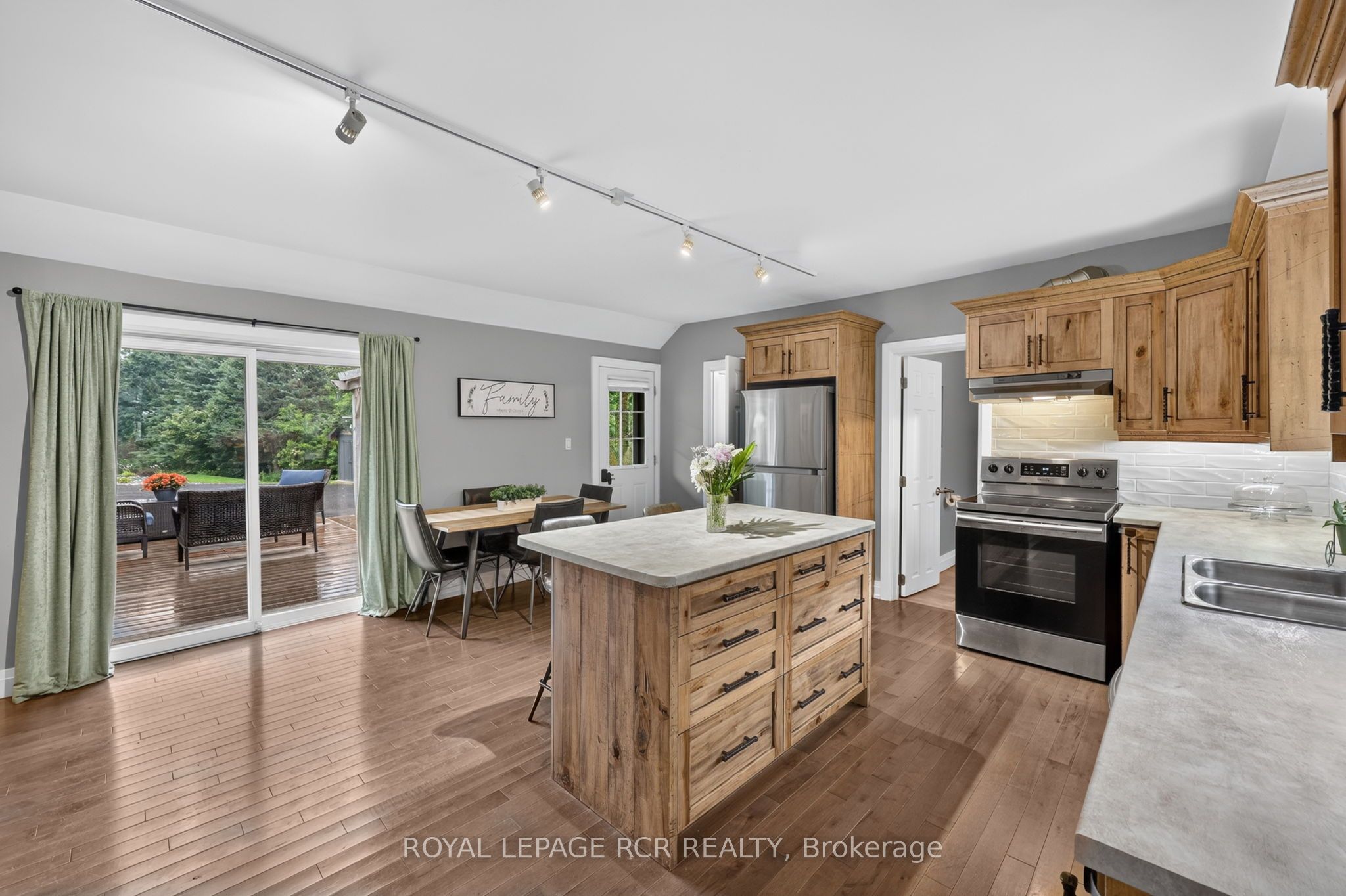 598319 2nd Line West Line Property Photo 10