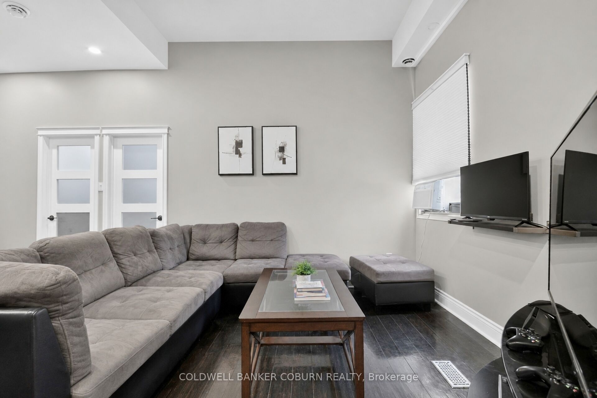 698 Cooper Street Property Photo 8