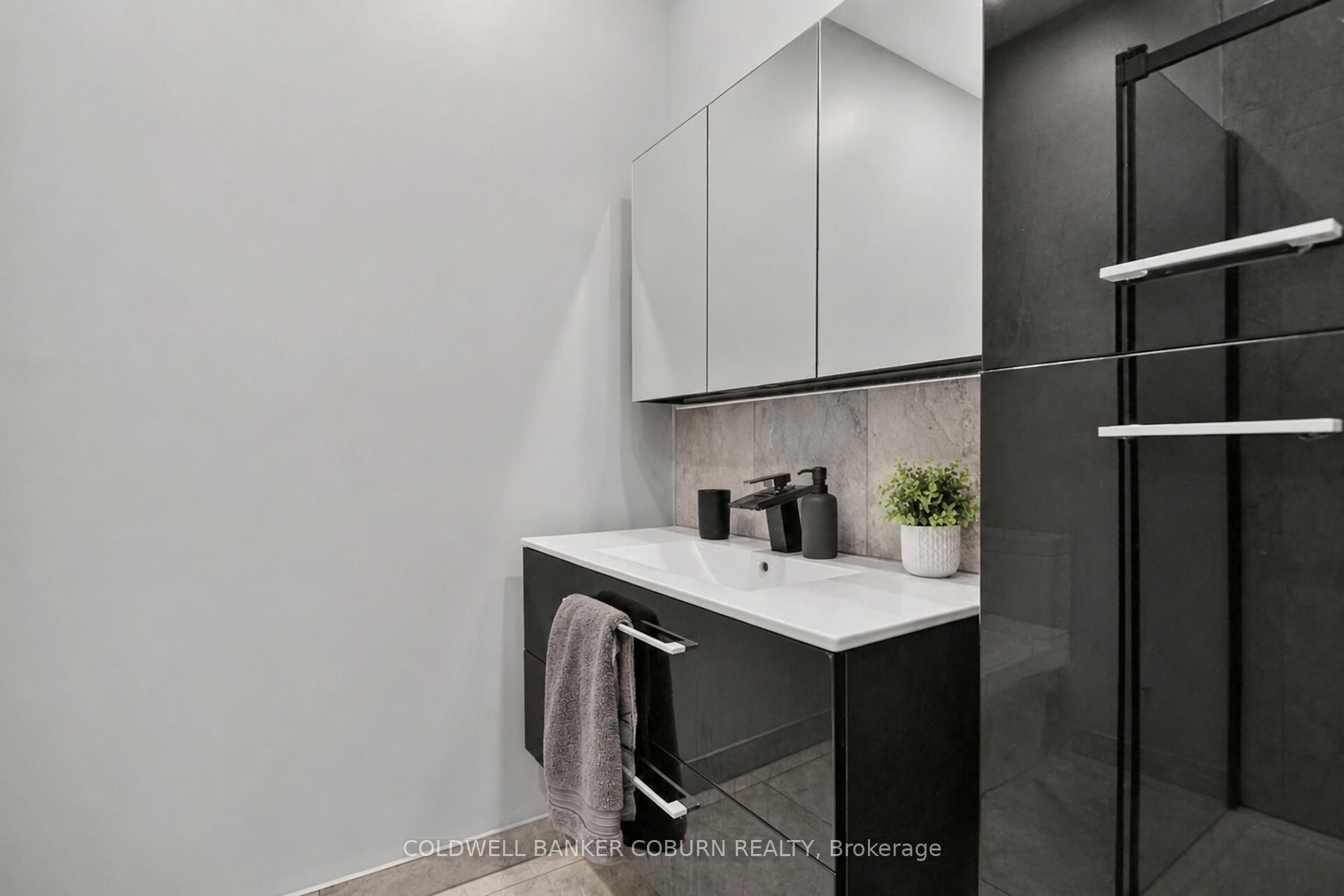 698 Cooper Street Property Photo 15