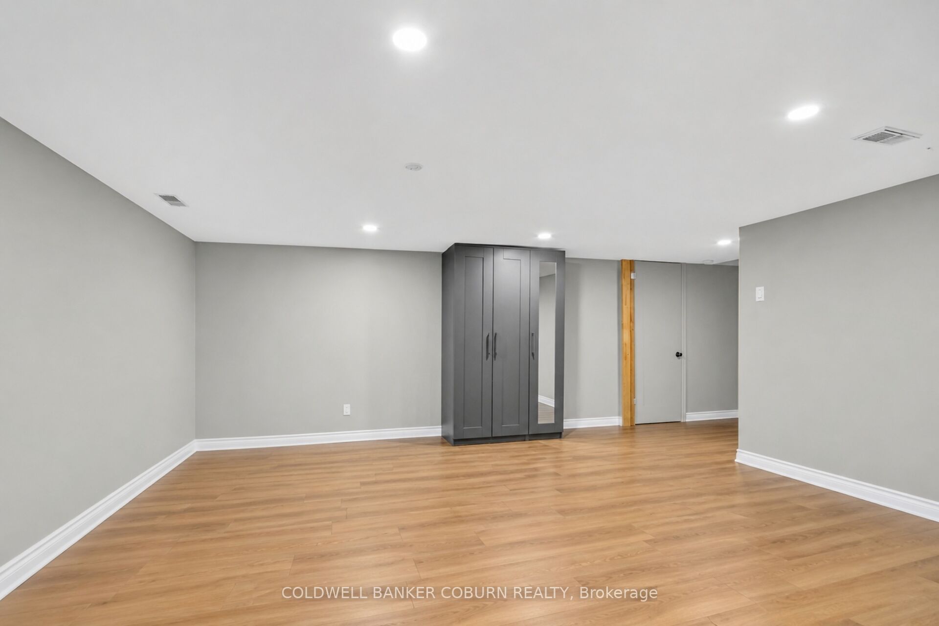 698 Cooper Street Property Photo 16