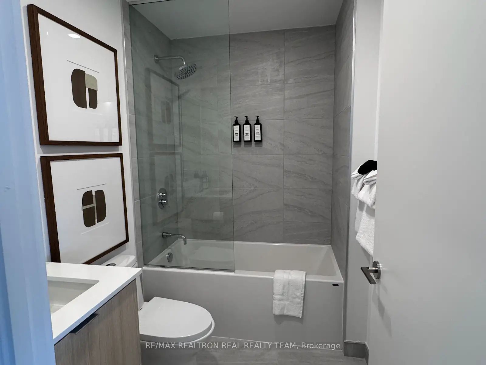 100 Carrick Trail 407 Property Photo 11