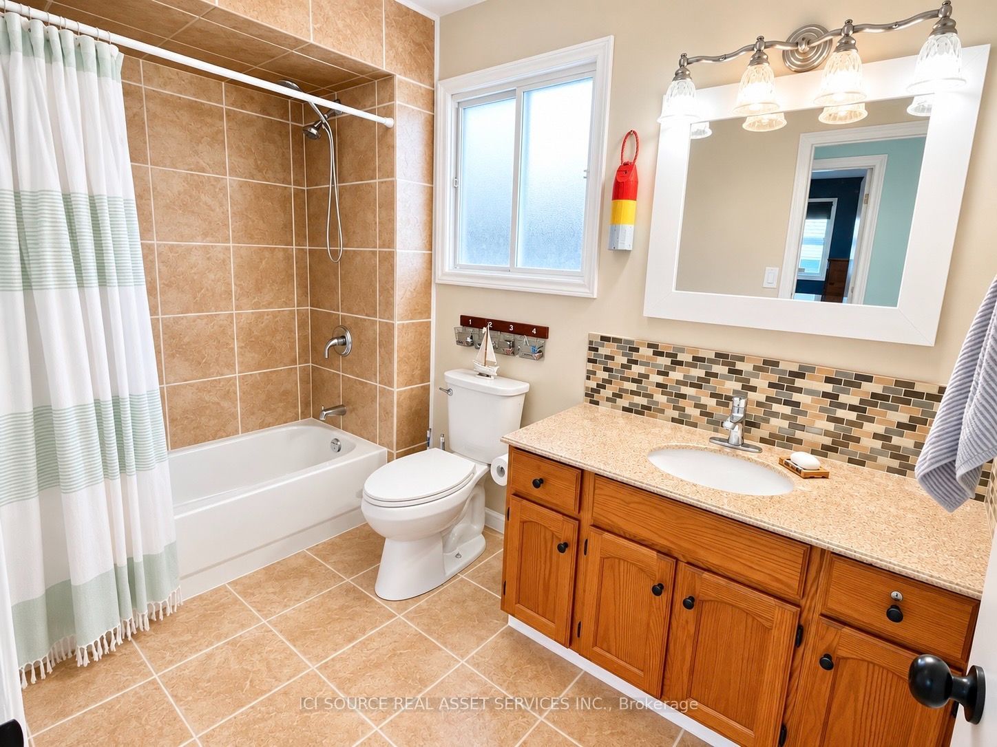 34 Grantham Avenue Property Photo 6