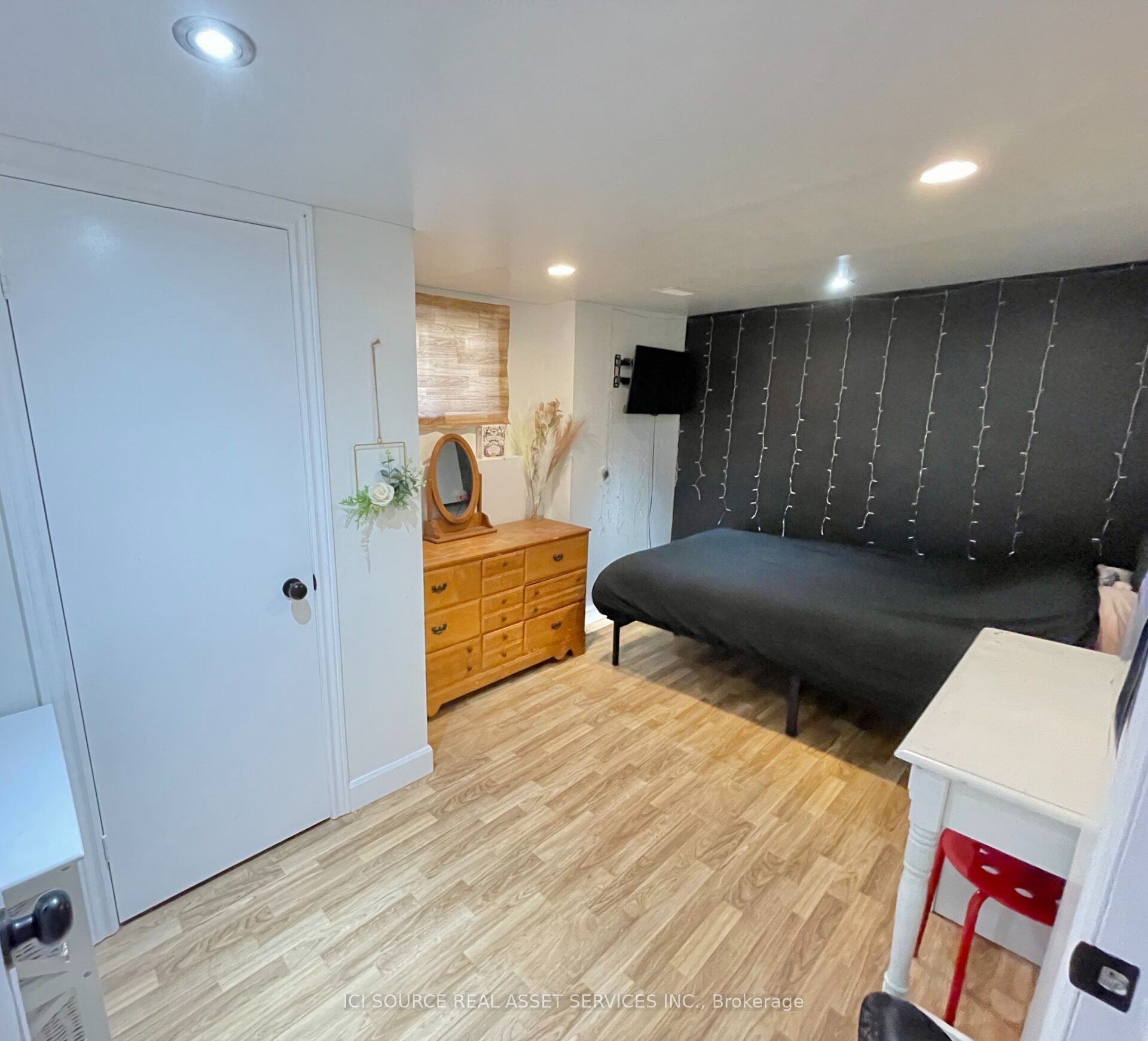 34 Grantham Avenue Property Photo 19