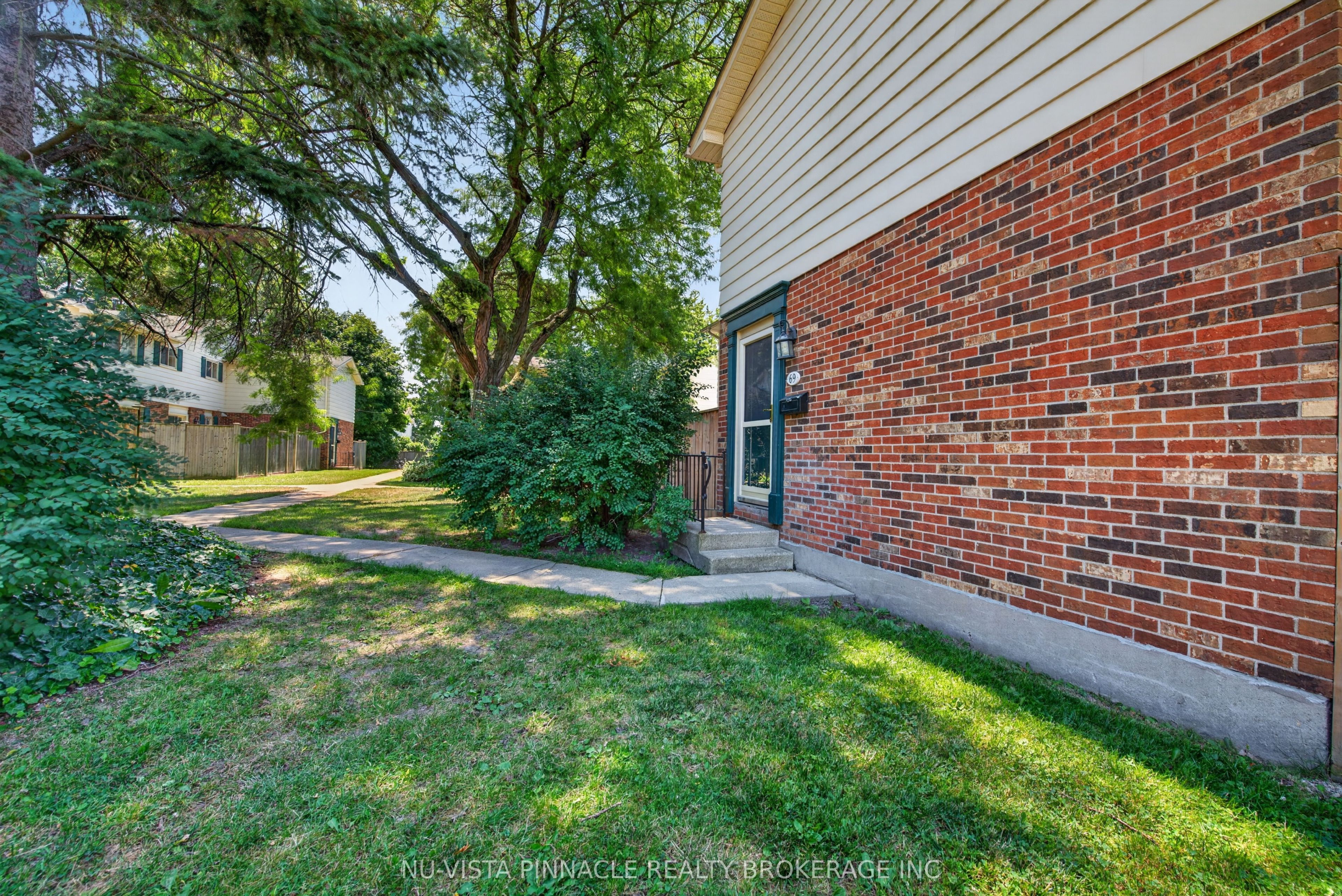 69 Conway Drive Property Photo 4
