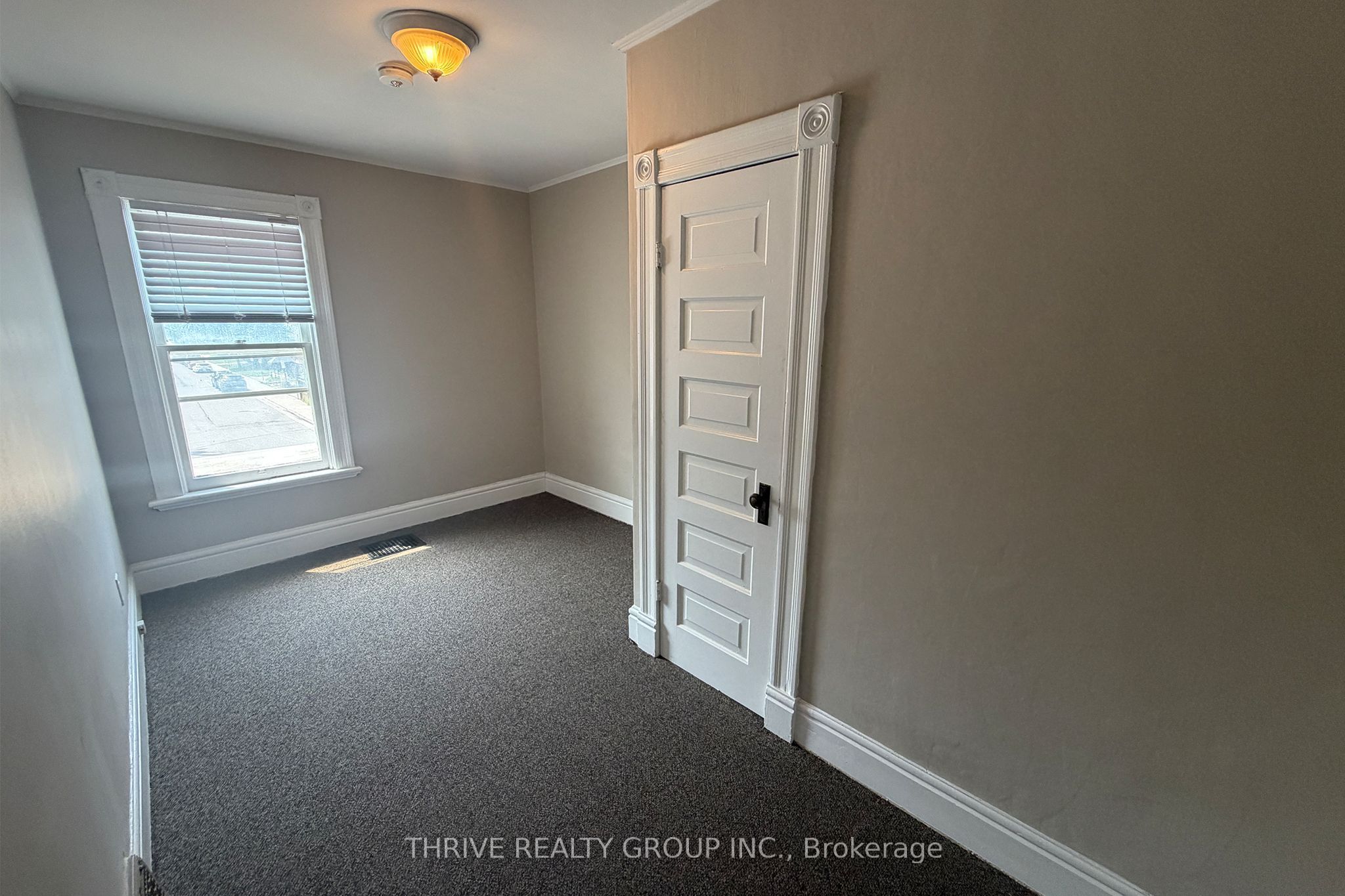 642 Richmond Street Upper Property Photo 10