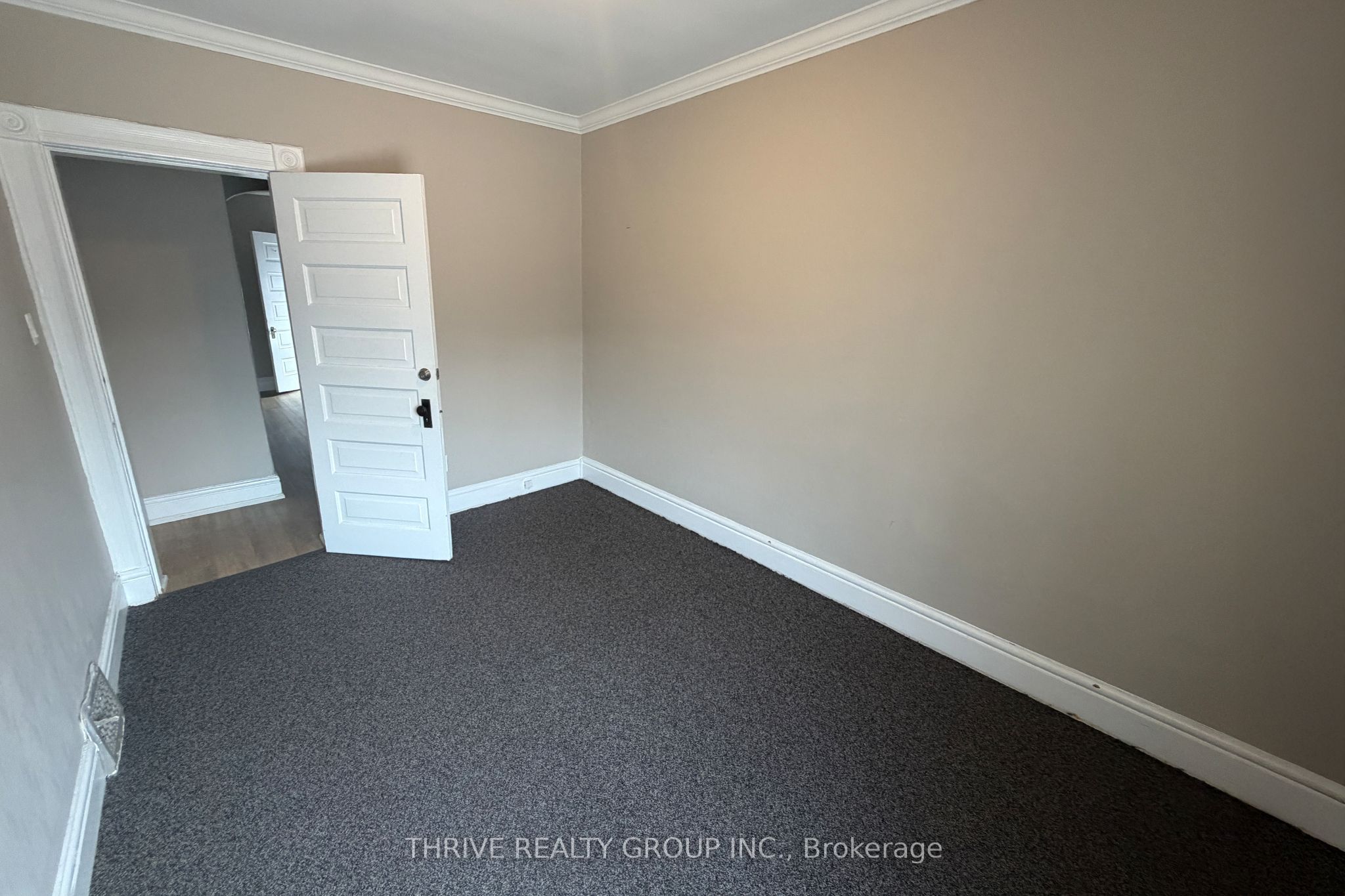 642 Richmond Street Upper Property Photo 13