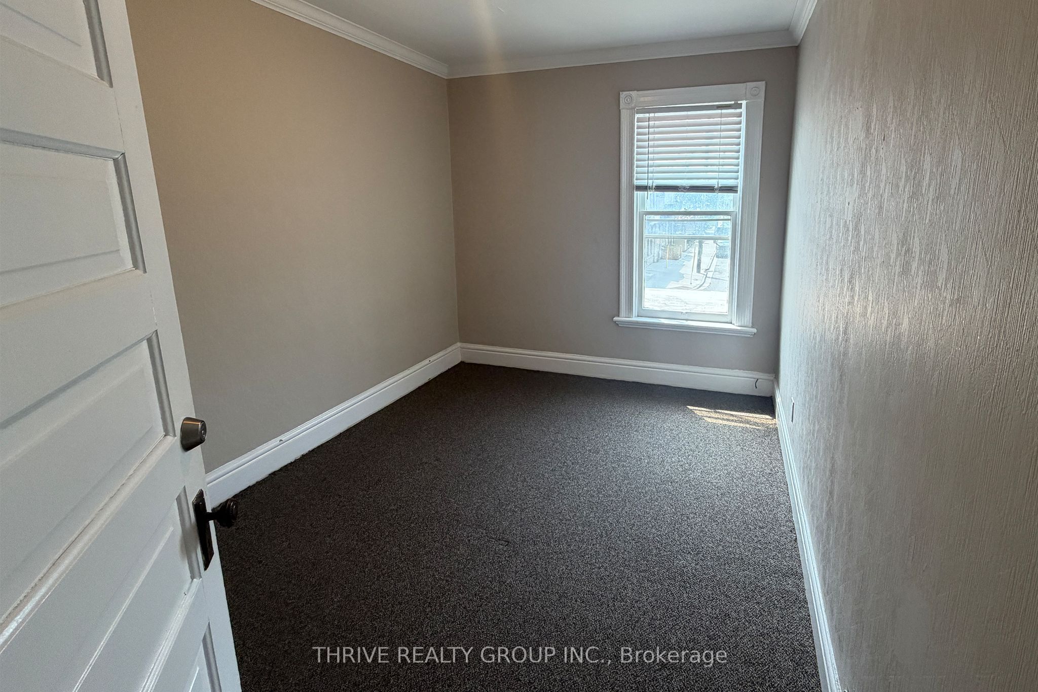 642 Richmond Street Upper Property Photo 14