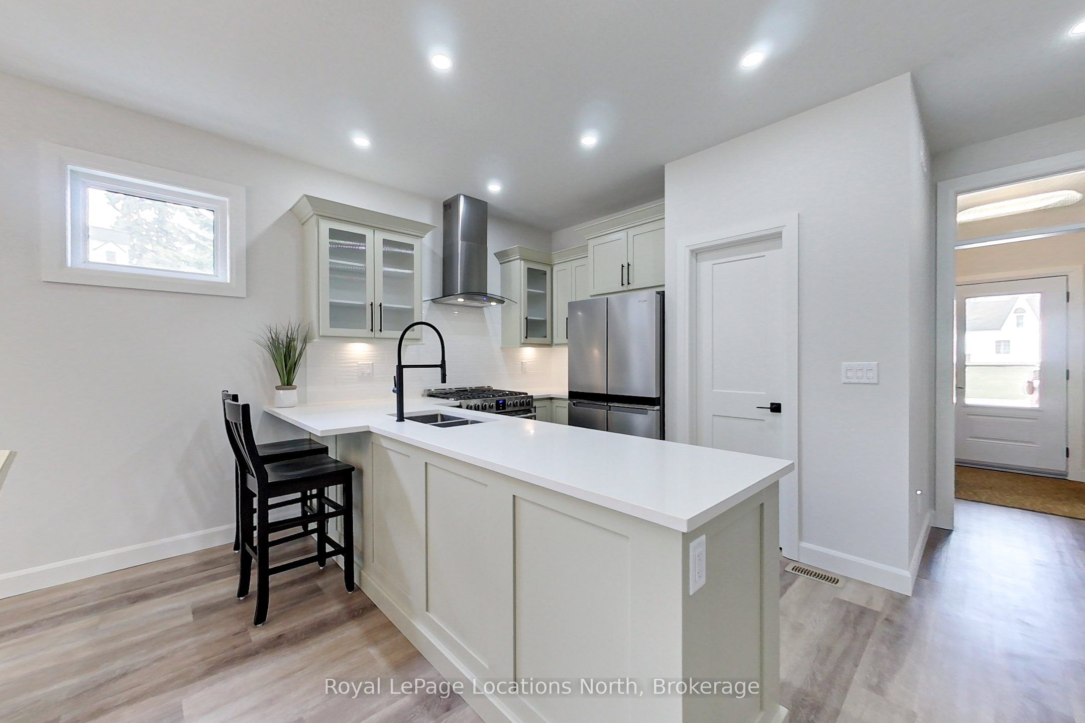 145 Boucher Street E Property Photo 7