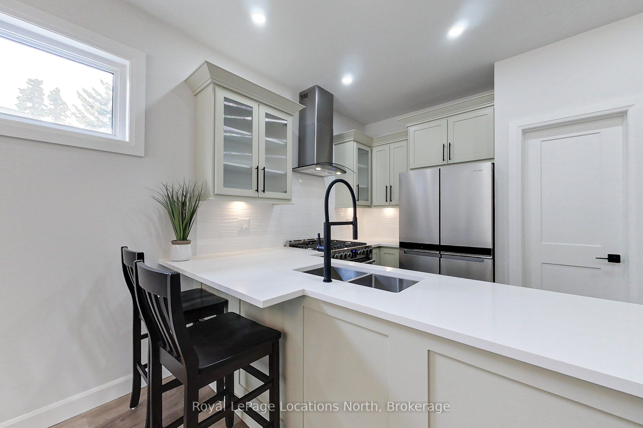 145 Boucher Street E Property Photo 9