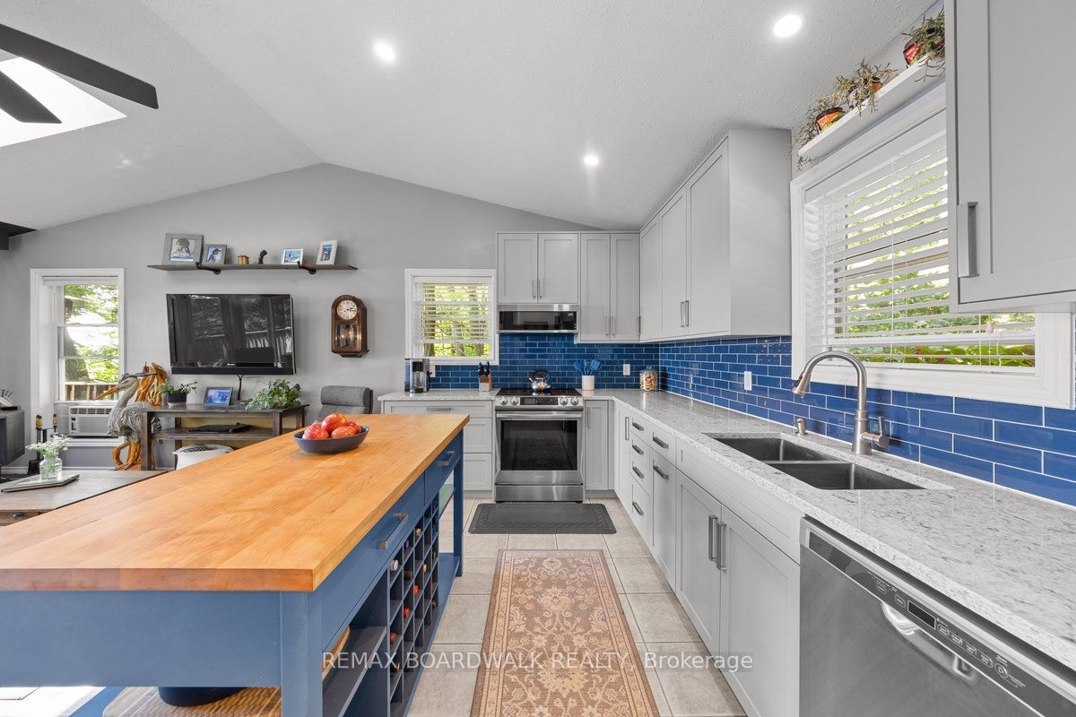 781 North Shore Road Property Photo 8