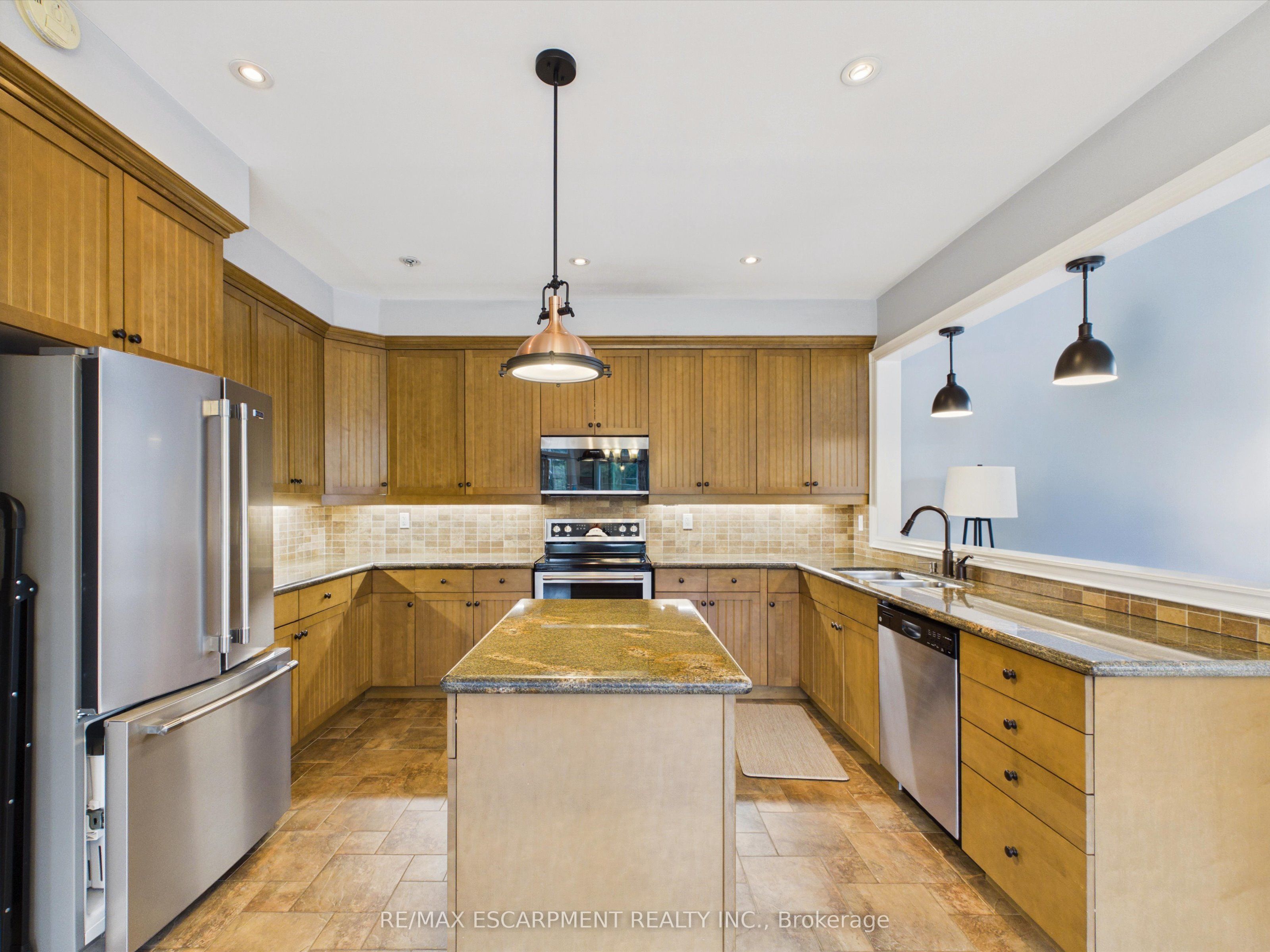 23 Spencer Street Property Photo 6