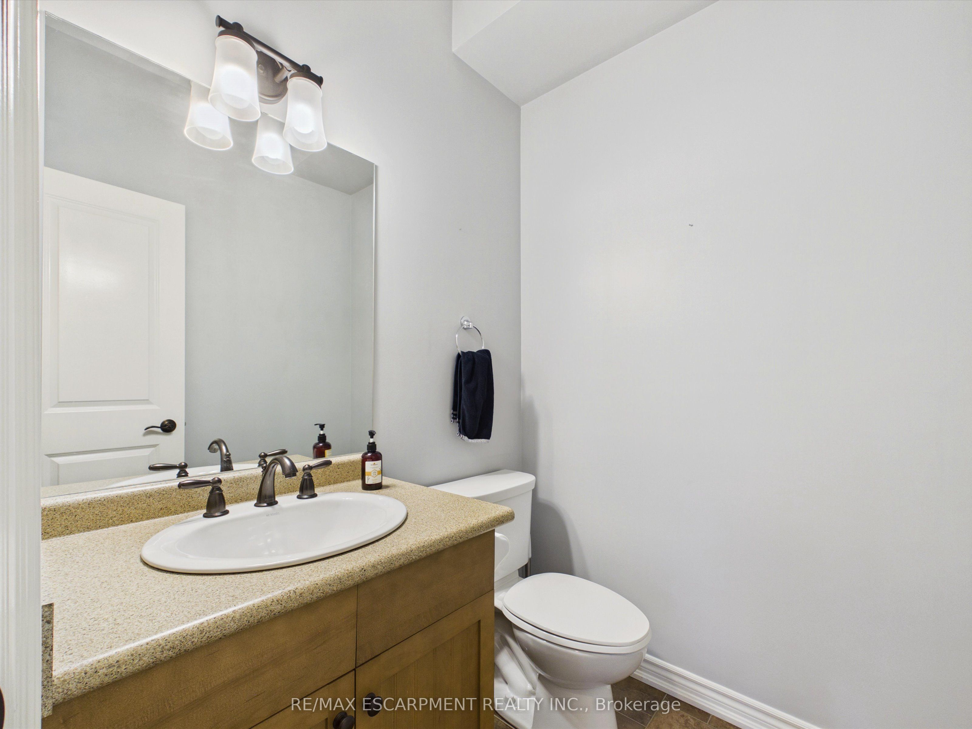 23 Spencer Street Property Photo 23