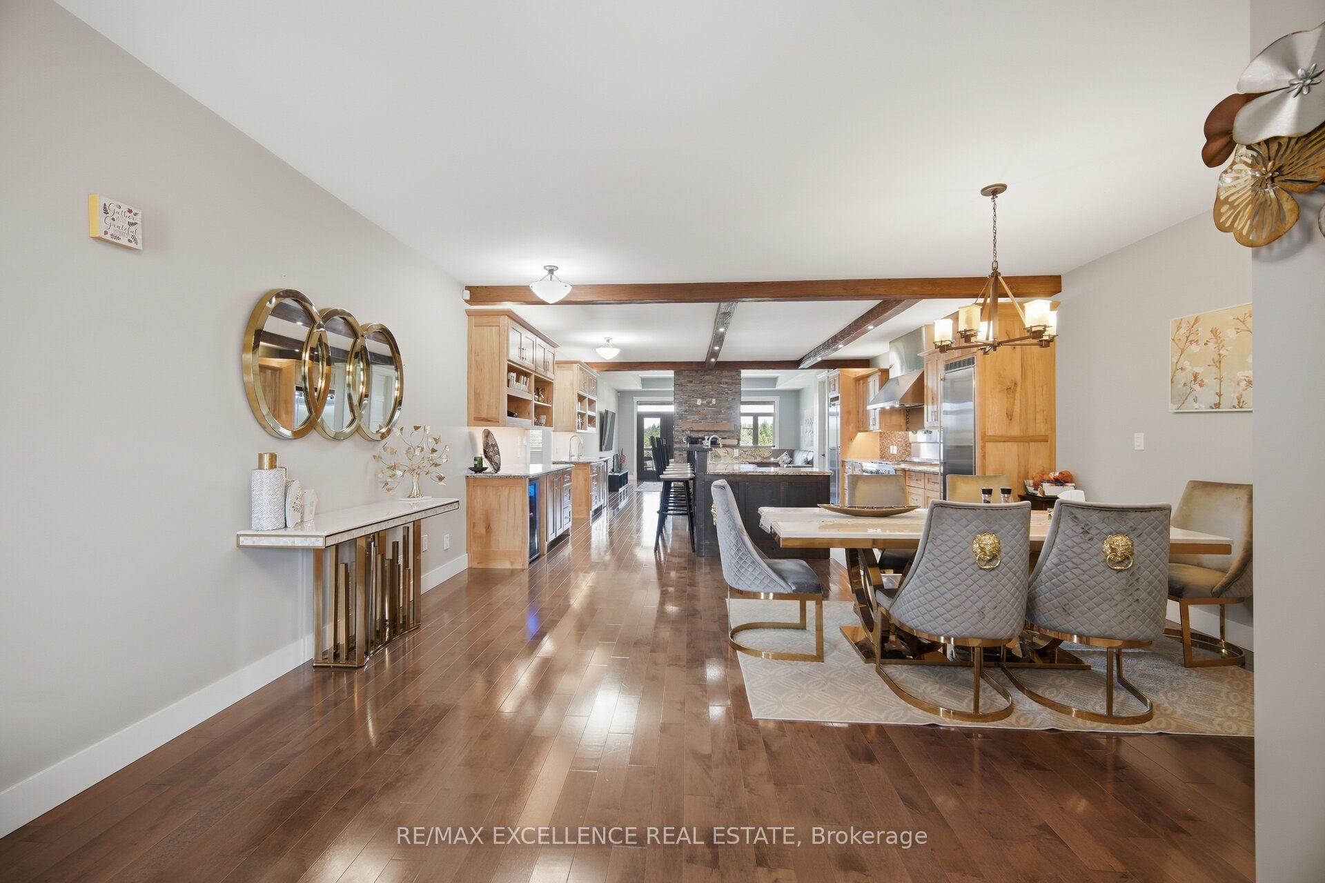 5593 Trafalgar Road Property Photo 10